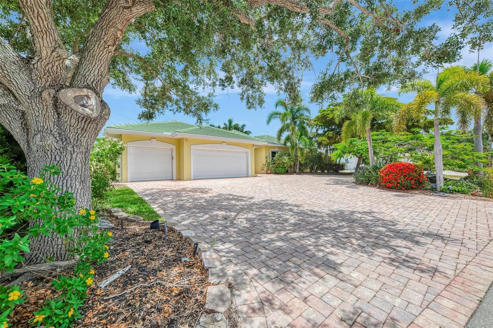 Single Family Residence at 4708 SWEETMEADOW CIR, SARASOTA, photo 9 of 180
