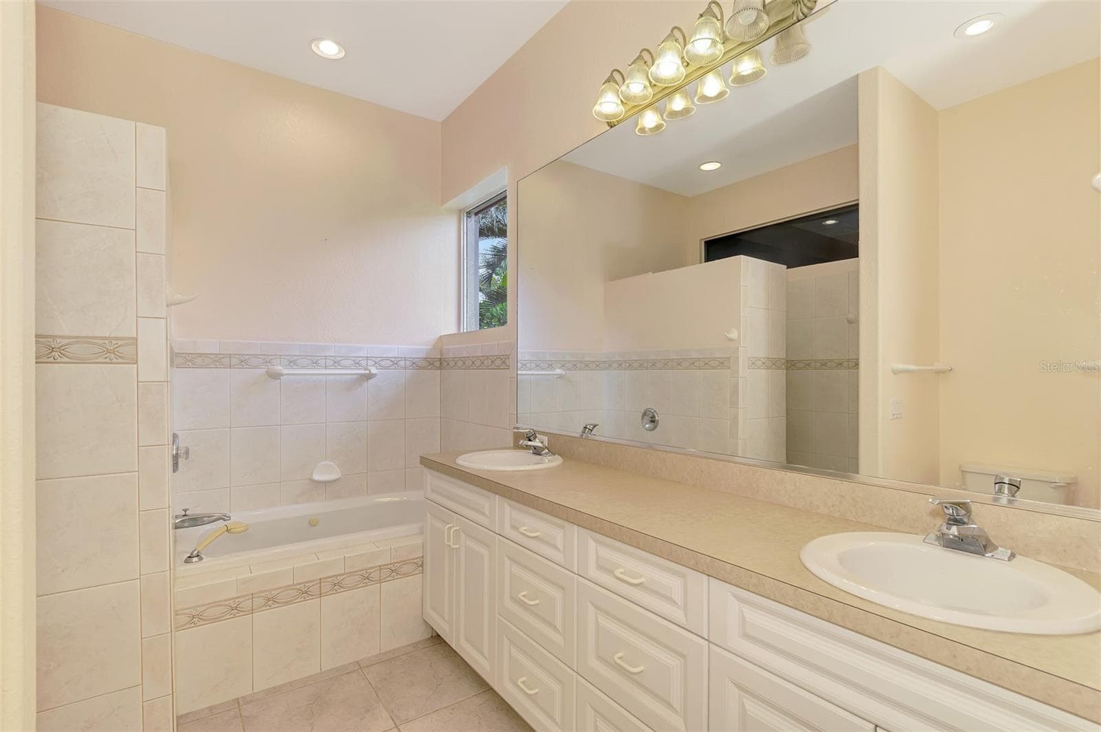 Single Family Residence at 4708 SWEETMEADOW CIR, SARASOTA, photo 82 of 180