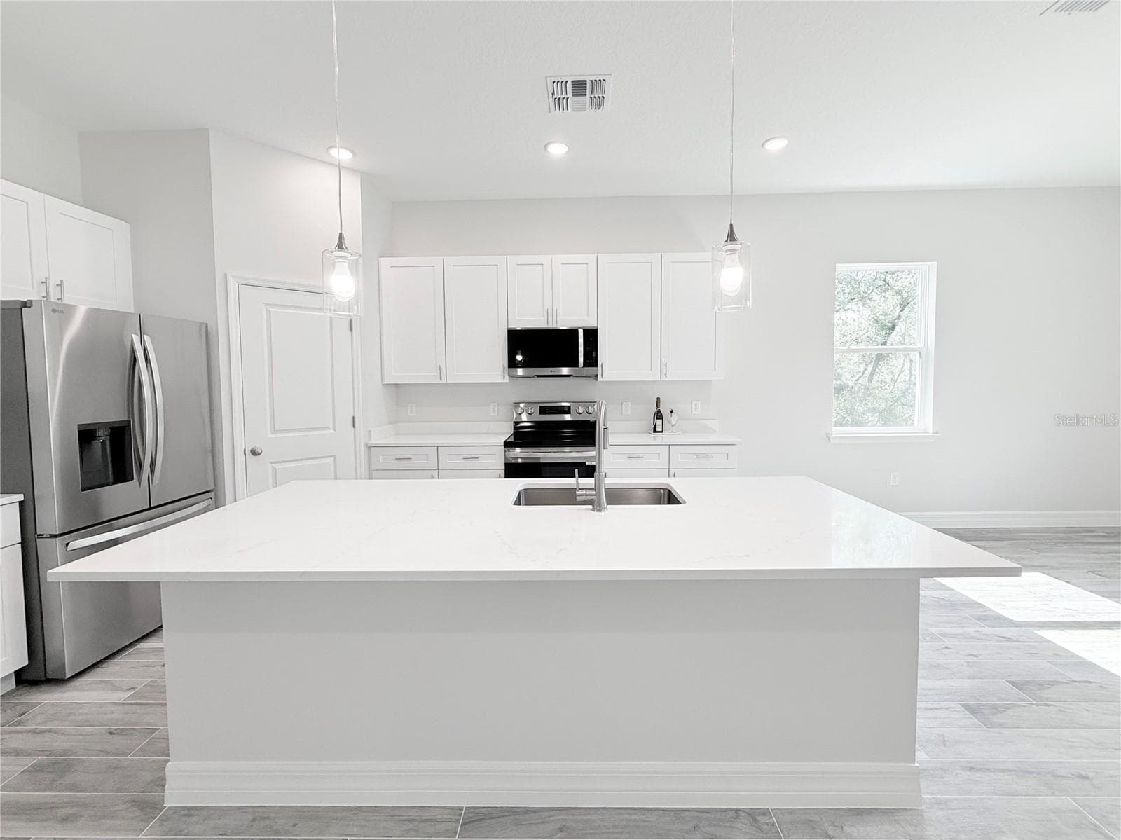 Single Family Residence at 30280 W BLUEBELL AVE, EUSTIS, photo 9 of 58