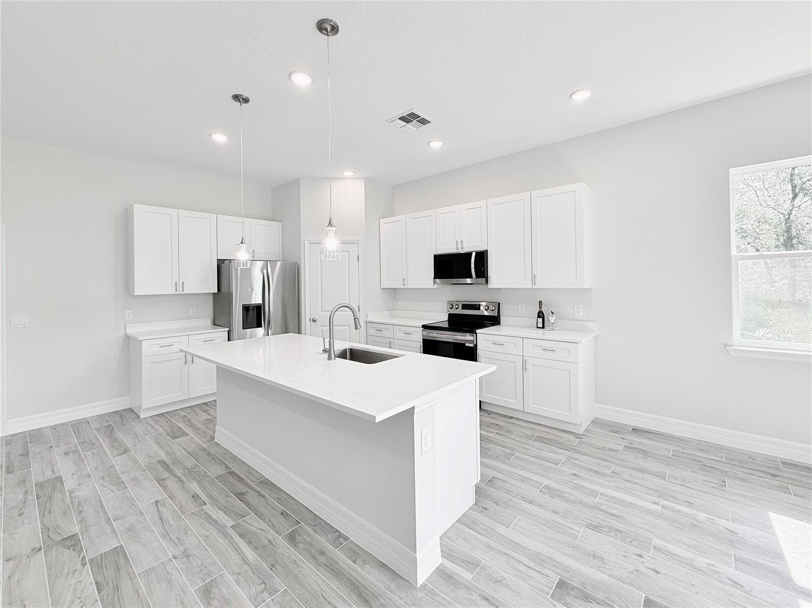 Single Family Residence at 30280 W BLUEBELL AVE, EUSTIS, photo 11 of 58