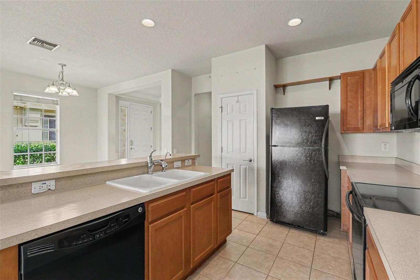 Villa at 13703 CREST LAKE DR, HUDSON, photo 10 of 30