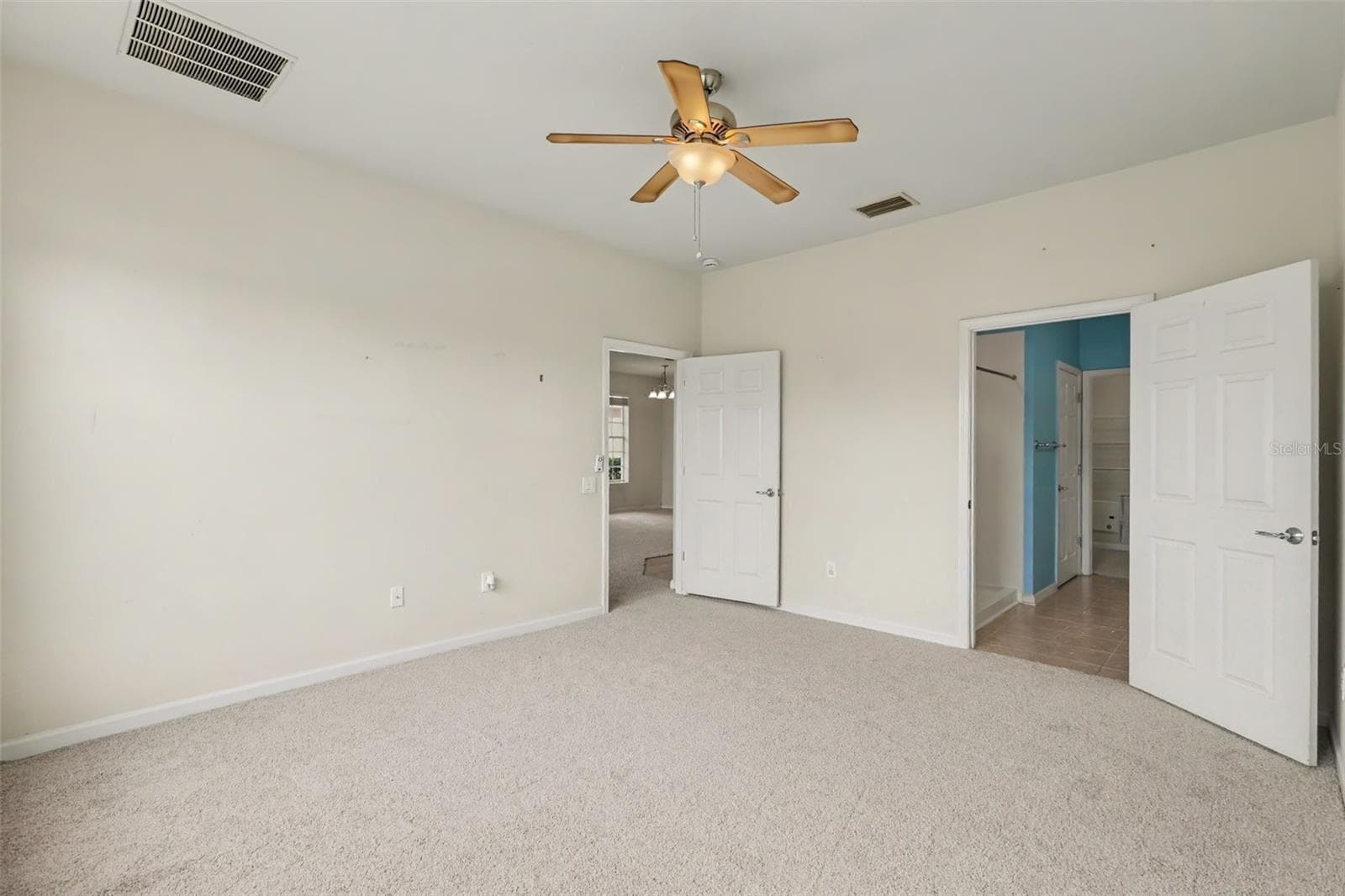 Villa at 13703 CREST LAKE DR, HUDSON, photo 16 of 30