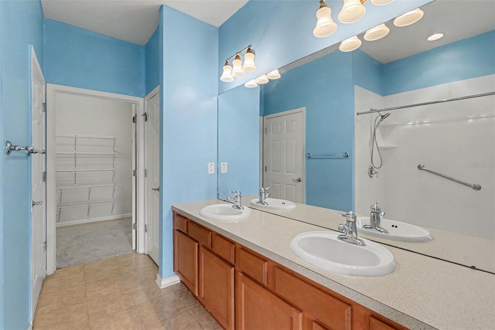 Villa at 13703 CREST LAKE DR, HUDSON, photo 18 of 30