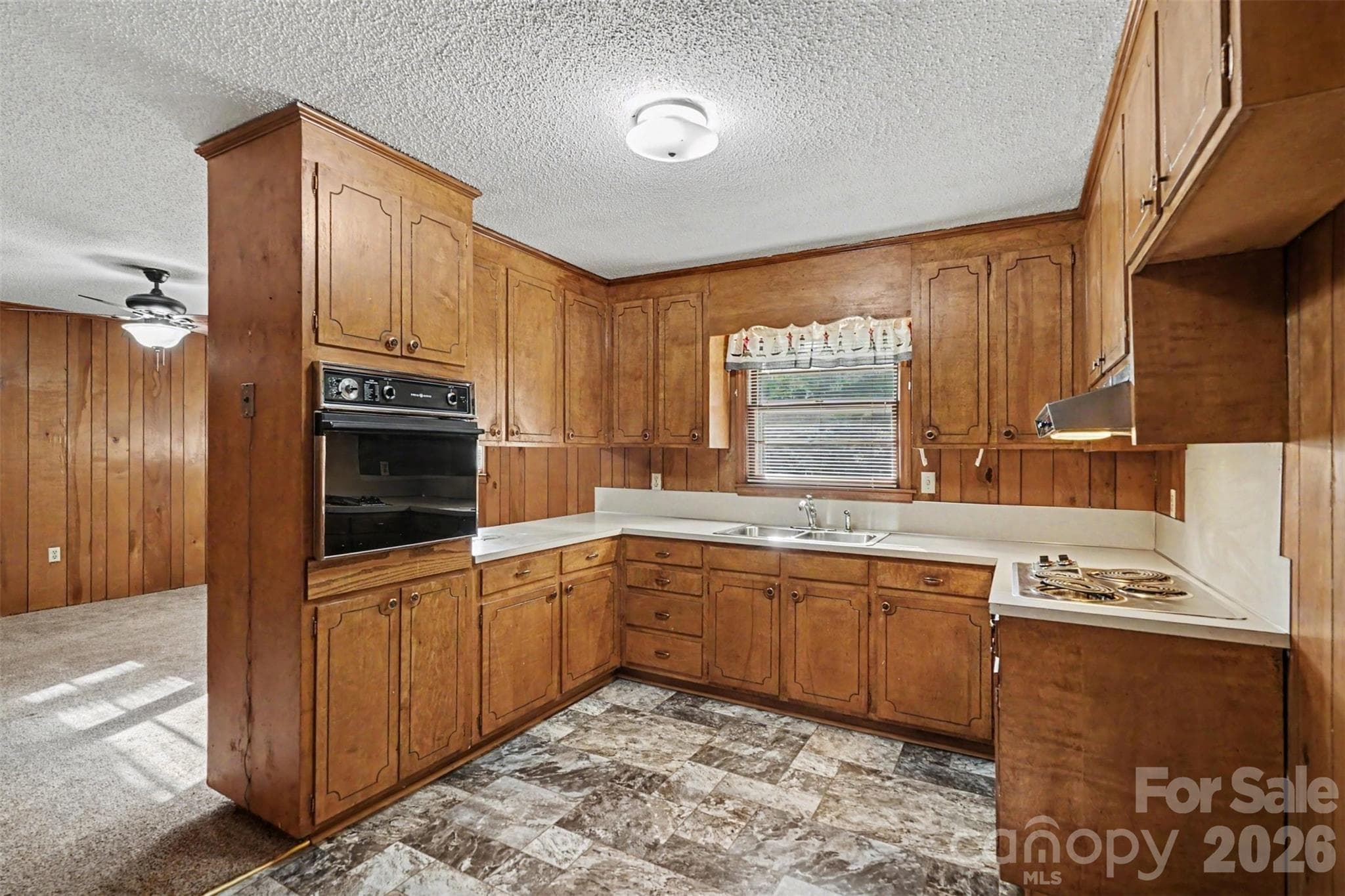 Single Family Residence at 777 Springdale Lane, Gastonia, photo 3 of 33