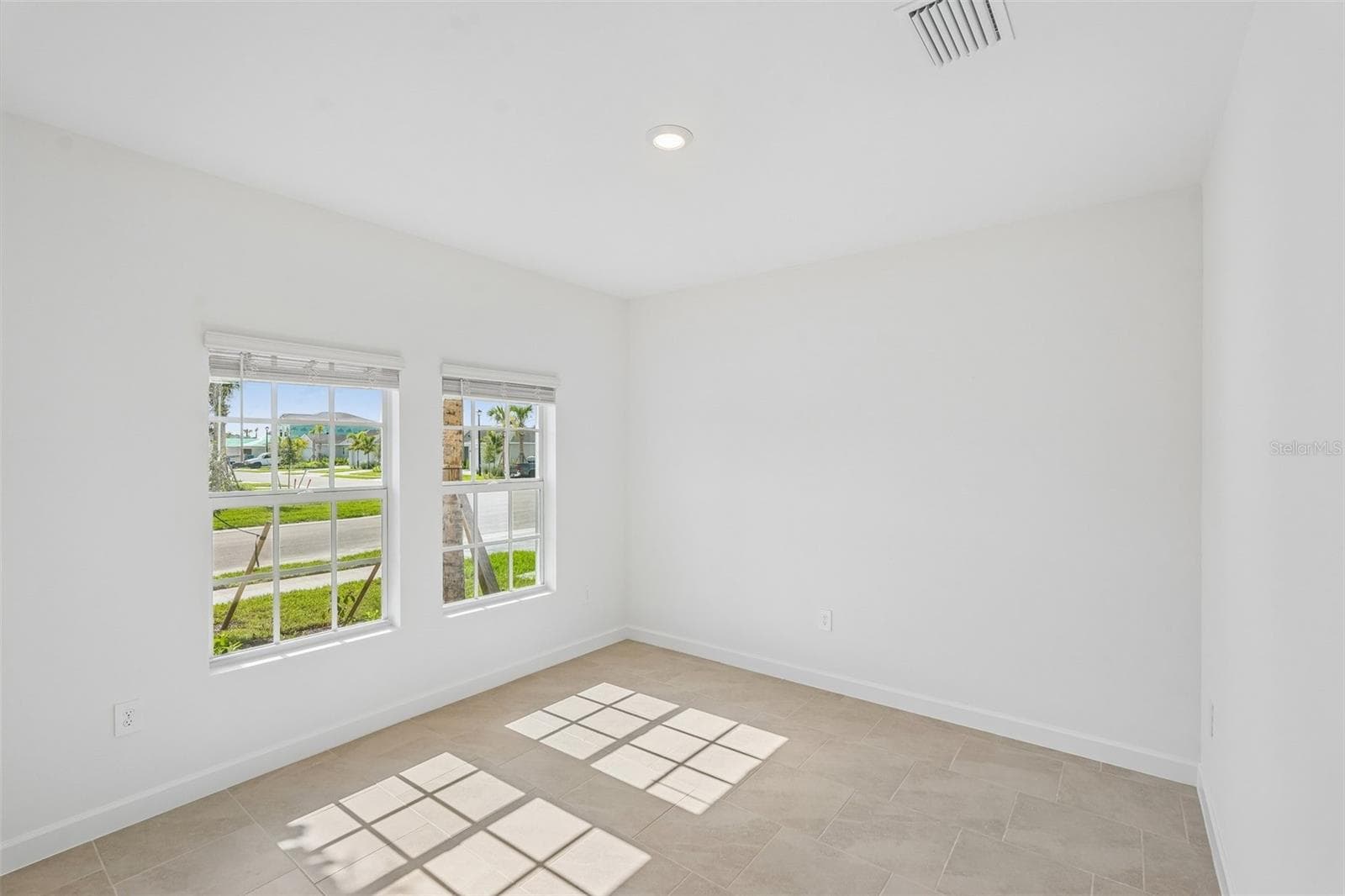 Single Family Residence at 13296 GRASSMERE CT, PUNTA GORDA, photo 6 of 49