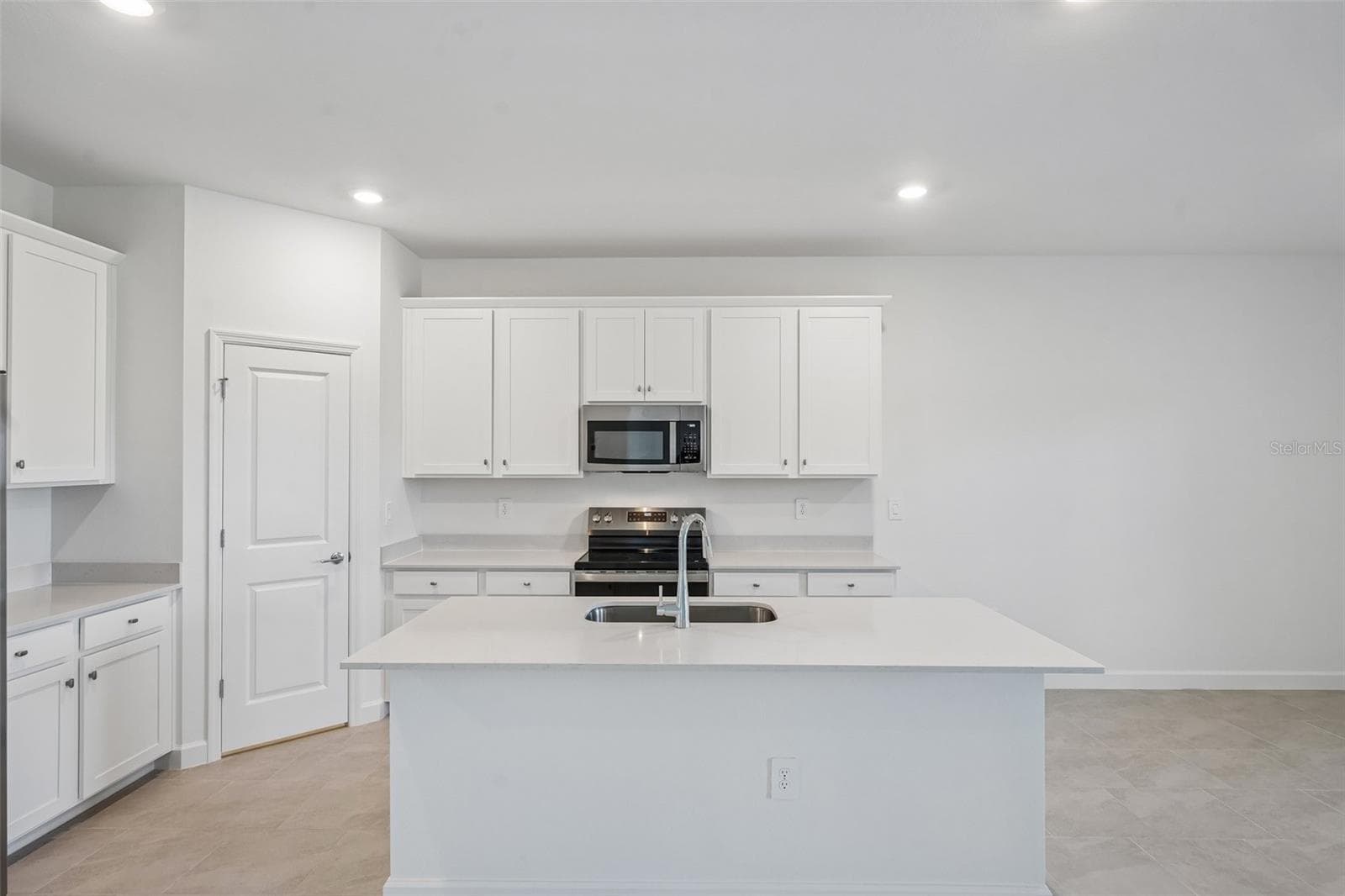 Single Family Residence at 13296 GRASSMERE CT, PUNTA GORDA, photo 10 of 49