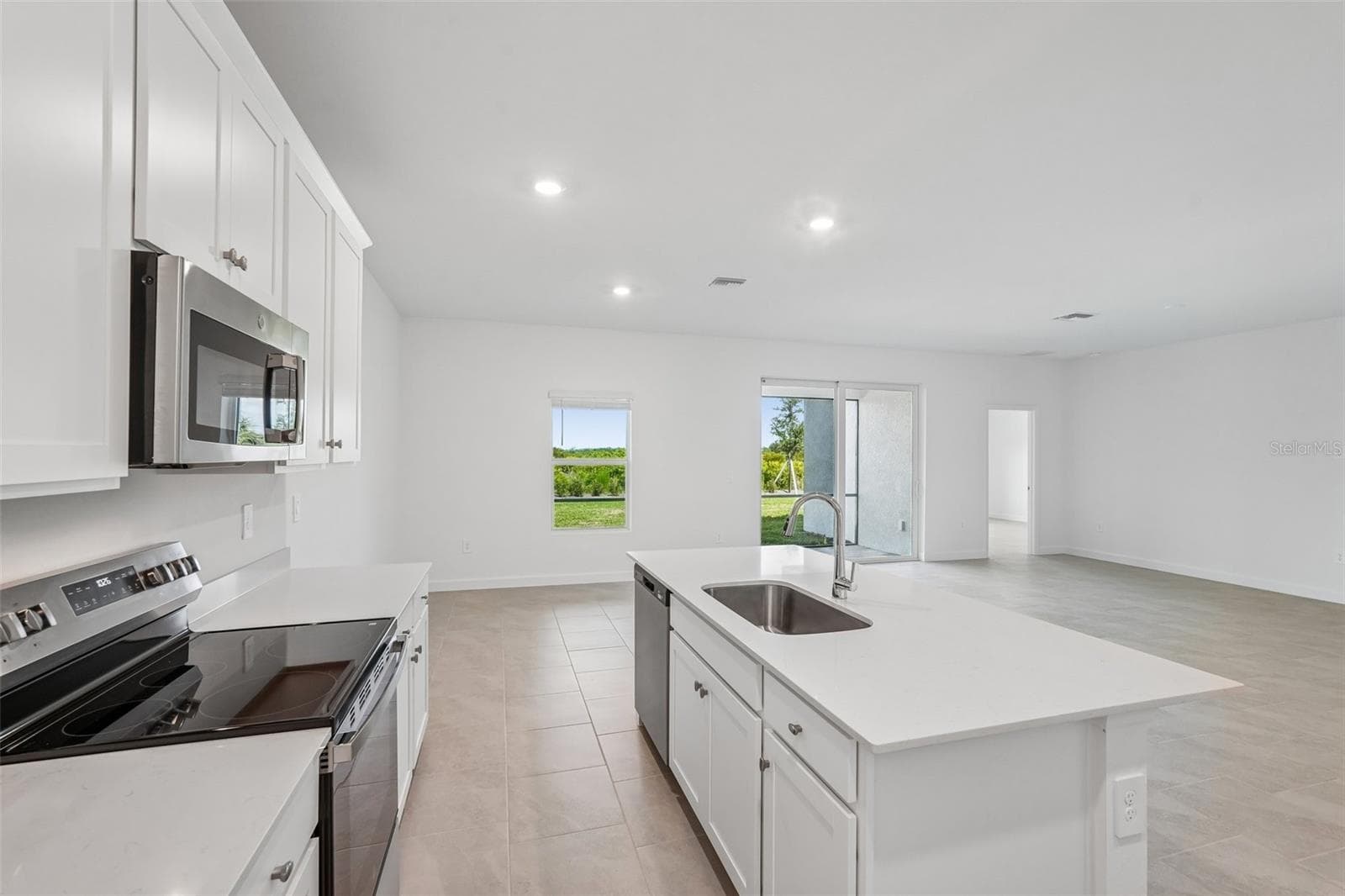 Single Family Residence at 13296 GRASSMERE CT, PUNTA GORDA, photo 13 of 49