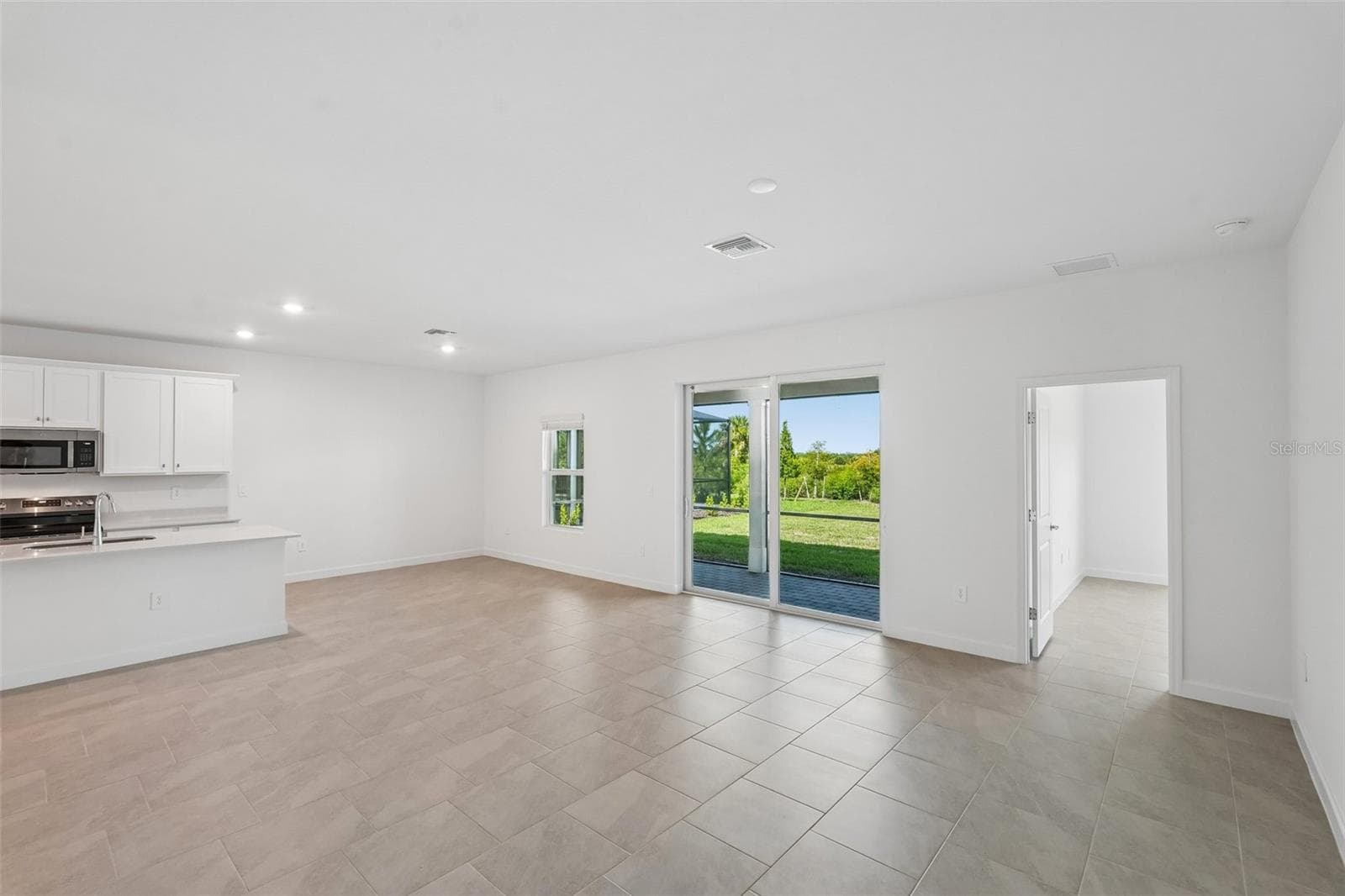 Single Family Residence at 13296 GRASSMERE CT, PUNTA GORDA, photo 17 of 49