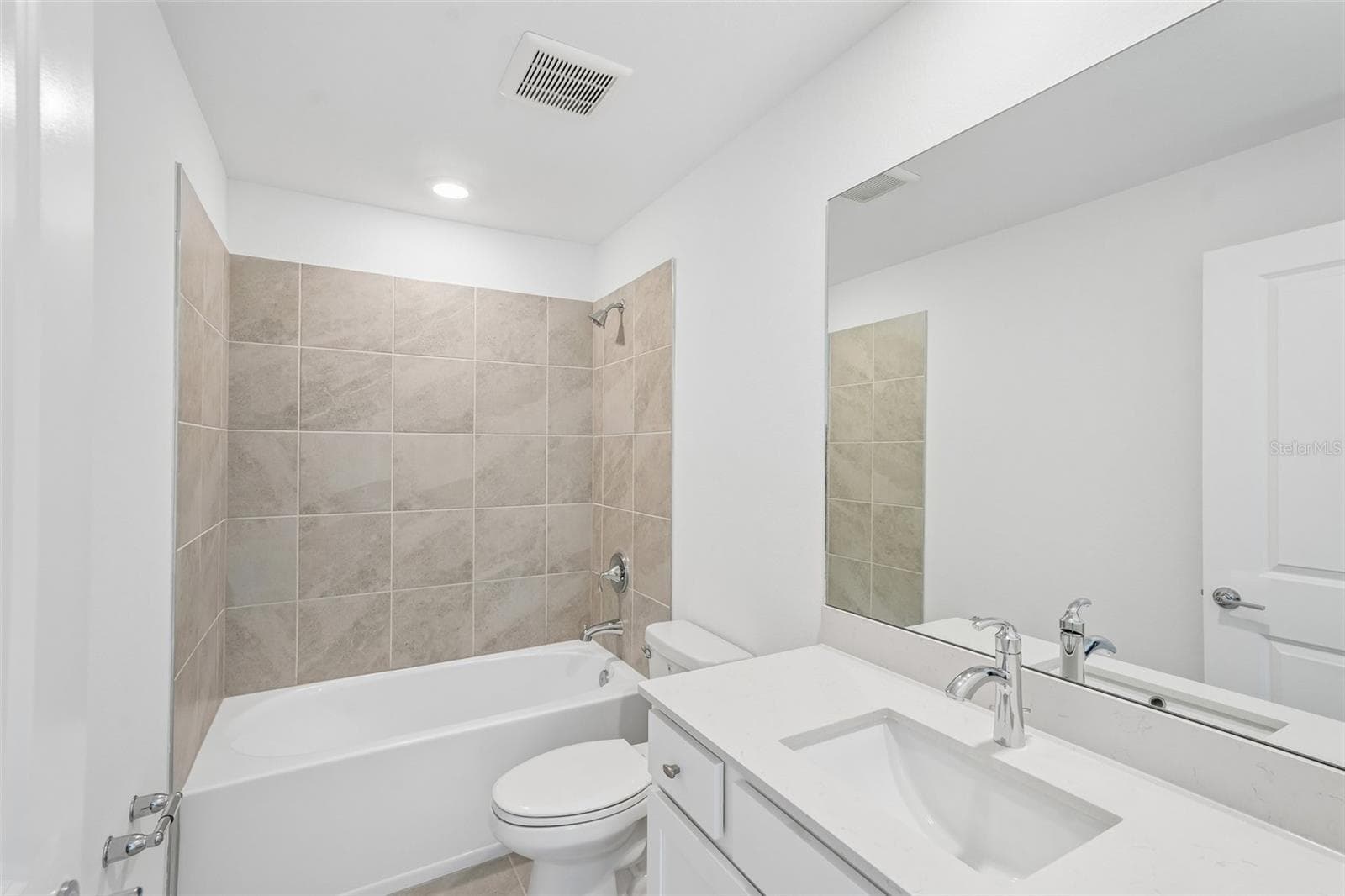 Single Family Residence at 13296 GRASSMERE CT, PUNTA GORDA, photo 33 of 49