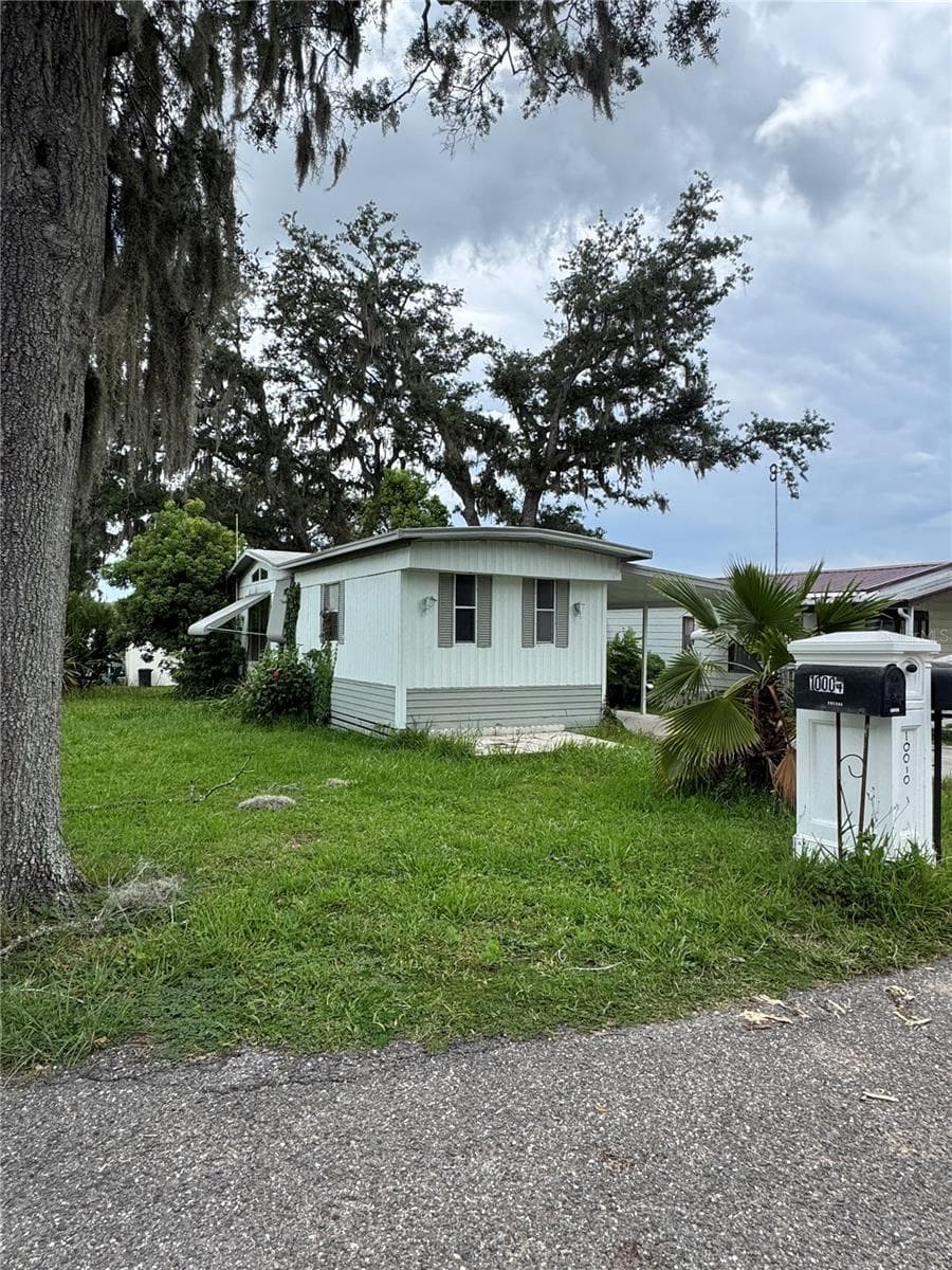 Mobile Home at 39611 GLORYLAND DR, DADE CITY, photo 2 of 3