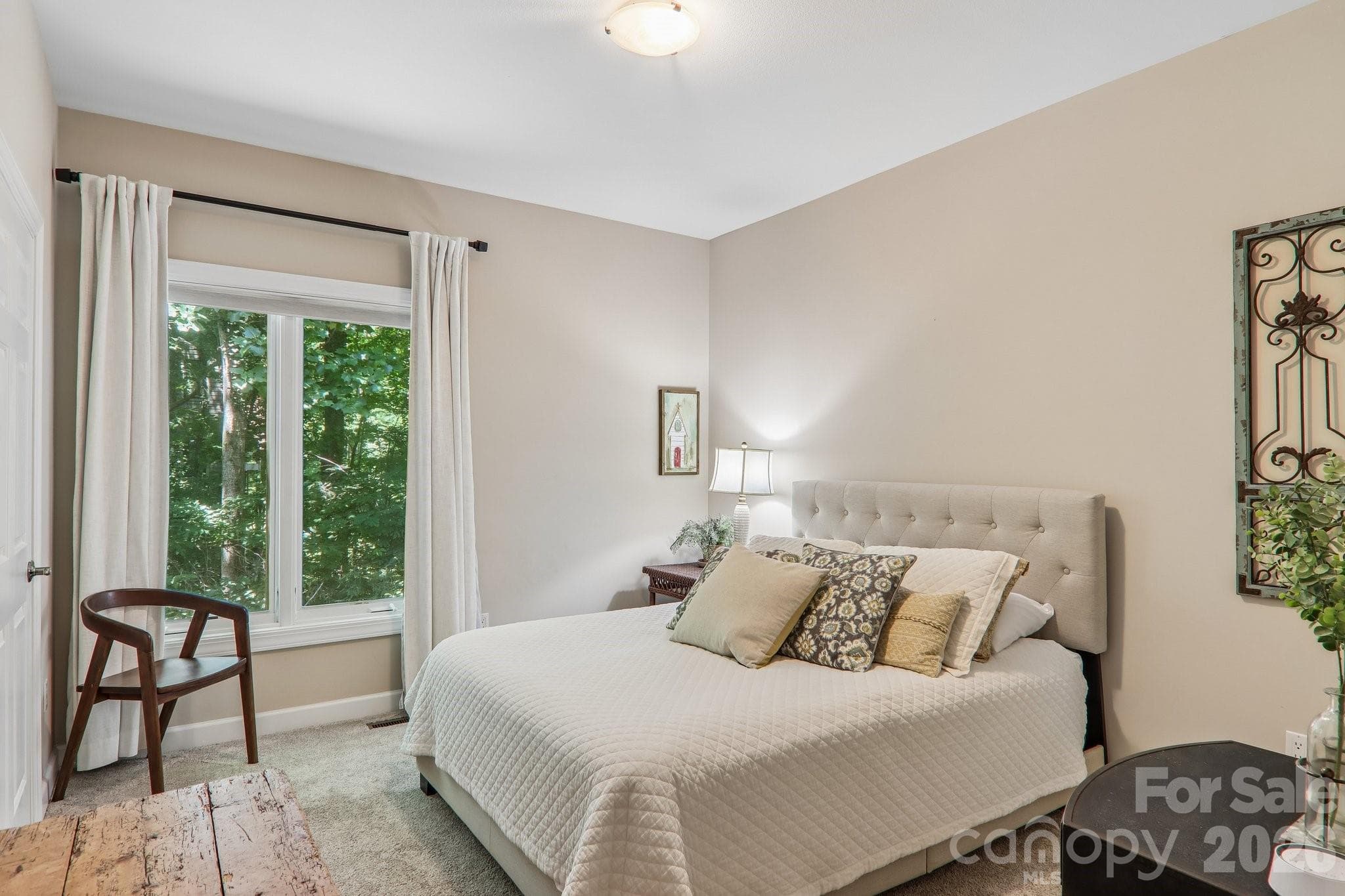 Super comfy guest bedroom - 24 Turkey Roost Court, Flat Rock