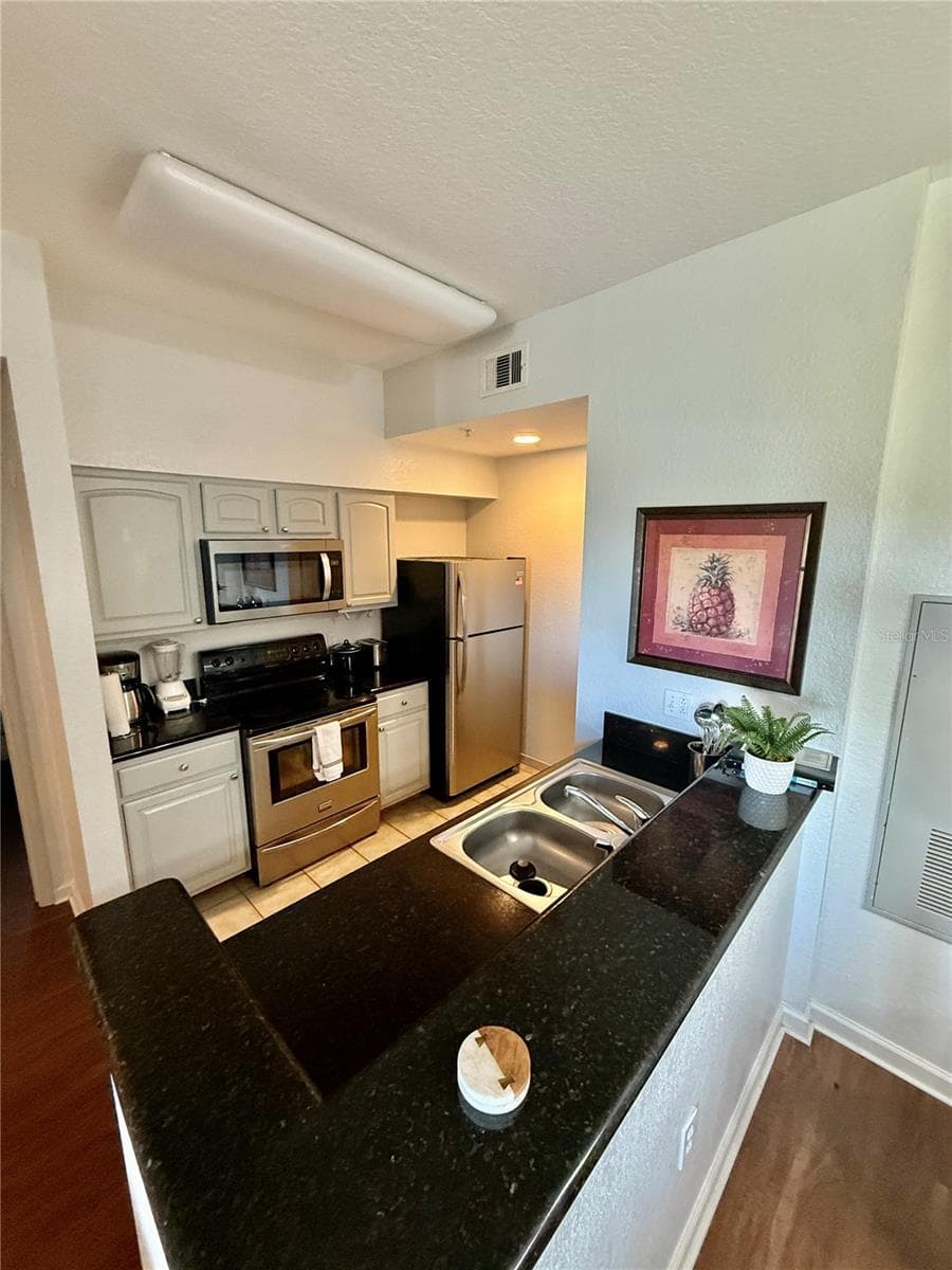Condo - Hotel at 8112 POINCIANA BLVD #1802, ORLANDO, photo 14 of 23
