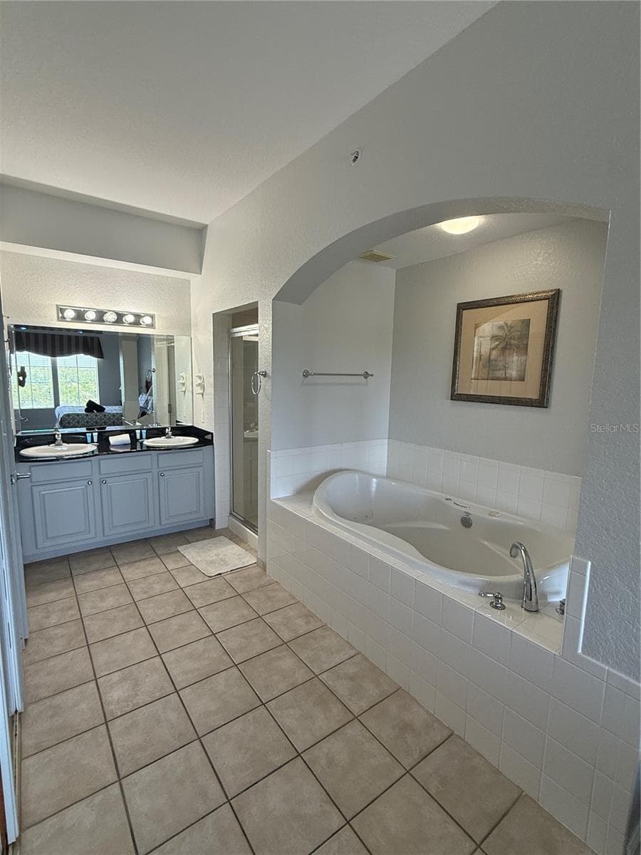 Condo - Hotel at 8112 POINCIANA BLVD #1802, ORLANDO, photo 20 of 23
