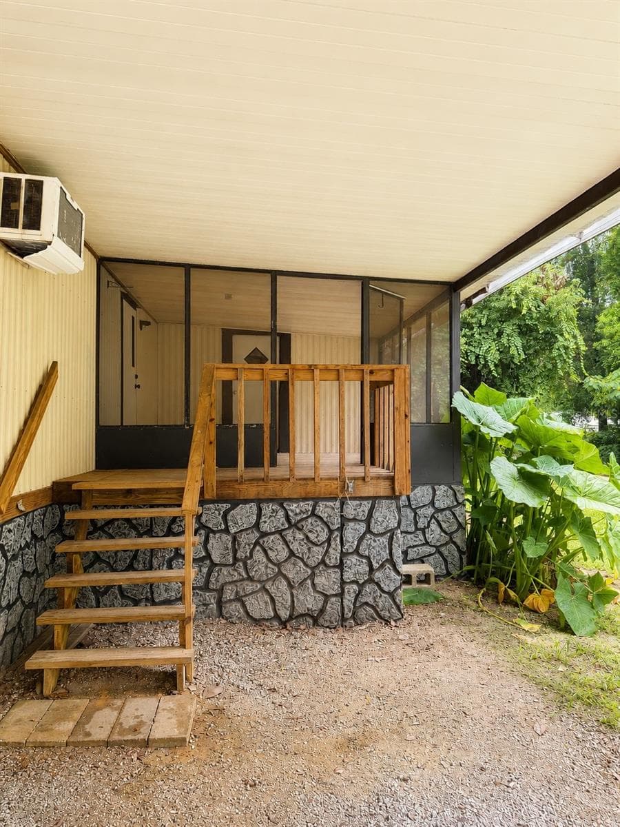 Unit 1 in-law suite/studio carport and deck - 3820 SE 93RD PL, OCALA
