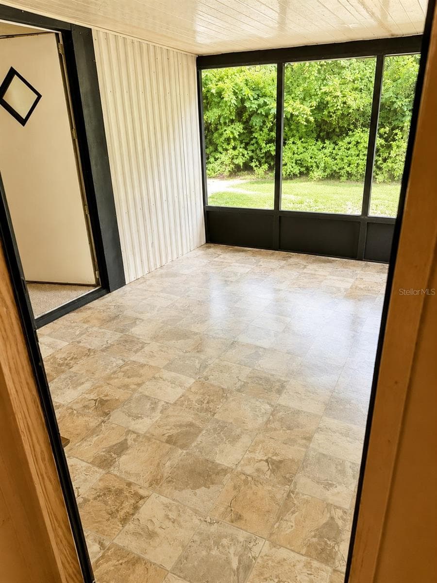 Unit 1 suite/studio, lanai - 3820 SE 93RD PL, OCALA