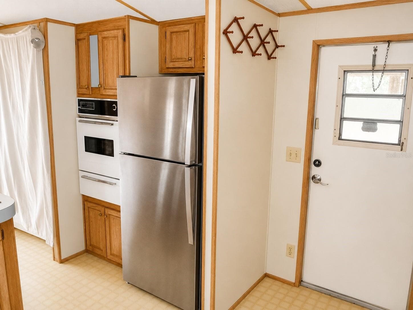 Unit 2 Kitchen - 3820 SE 93RD PL, OCALA