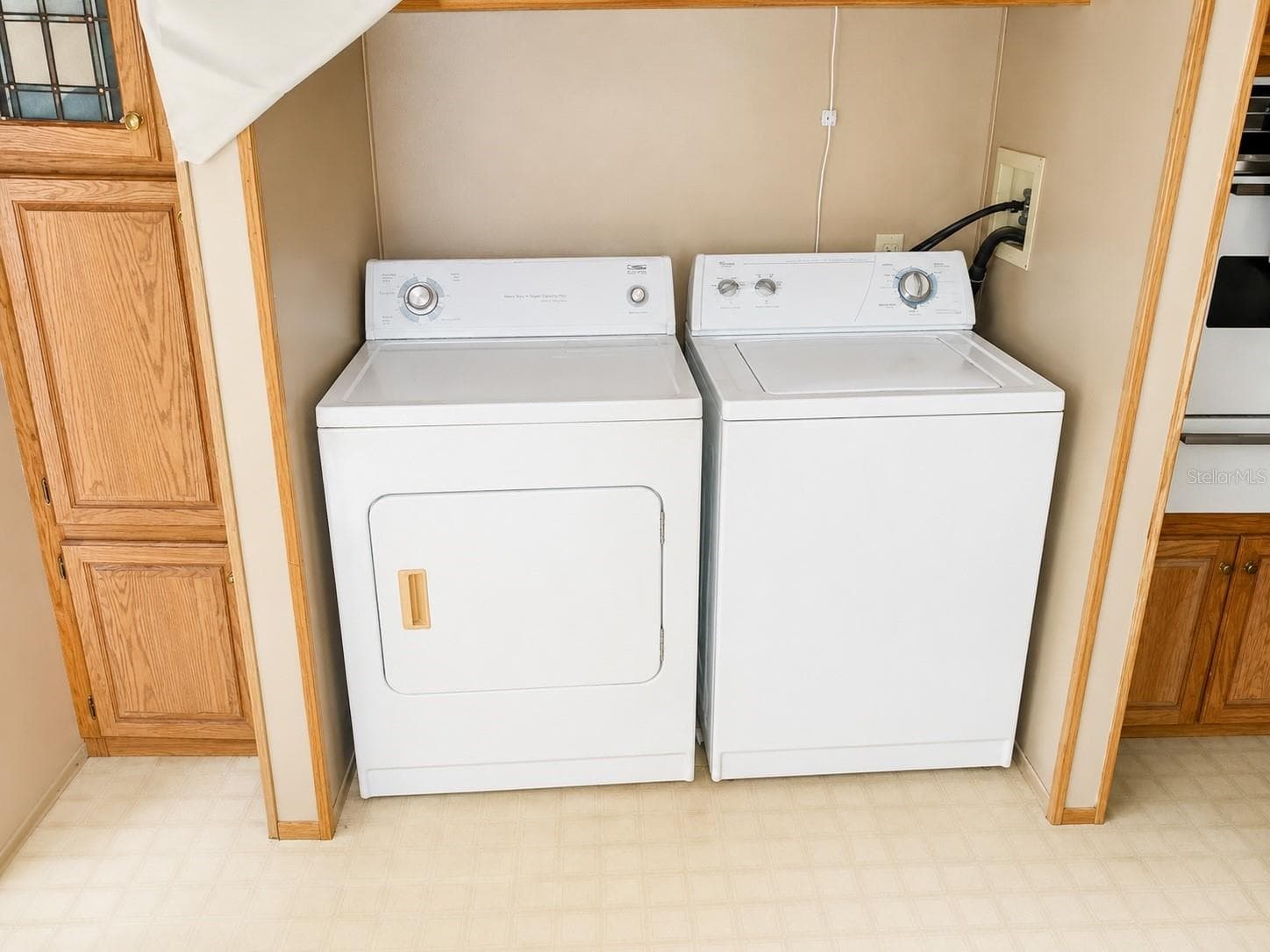 Unit 2 Washer and Dryer - 3820 SE 93RD PL, OCALA
