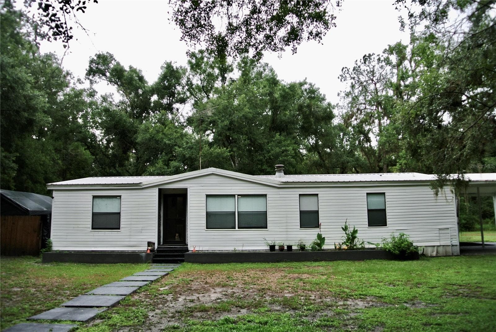 Manufactured Home at 38122 CENTRAL AVE, ZEPHYRHILLS, photo 2 of 32