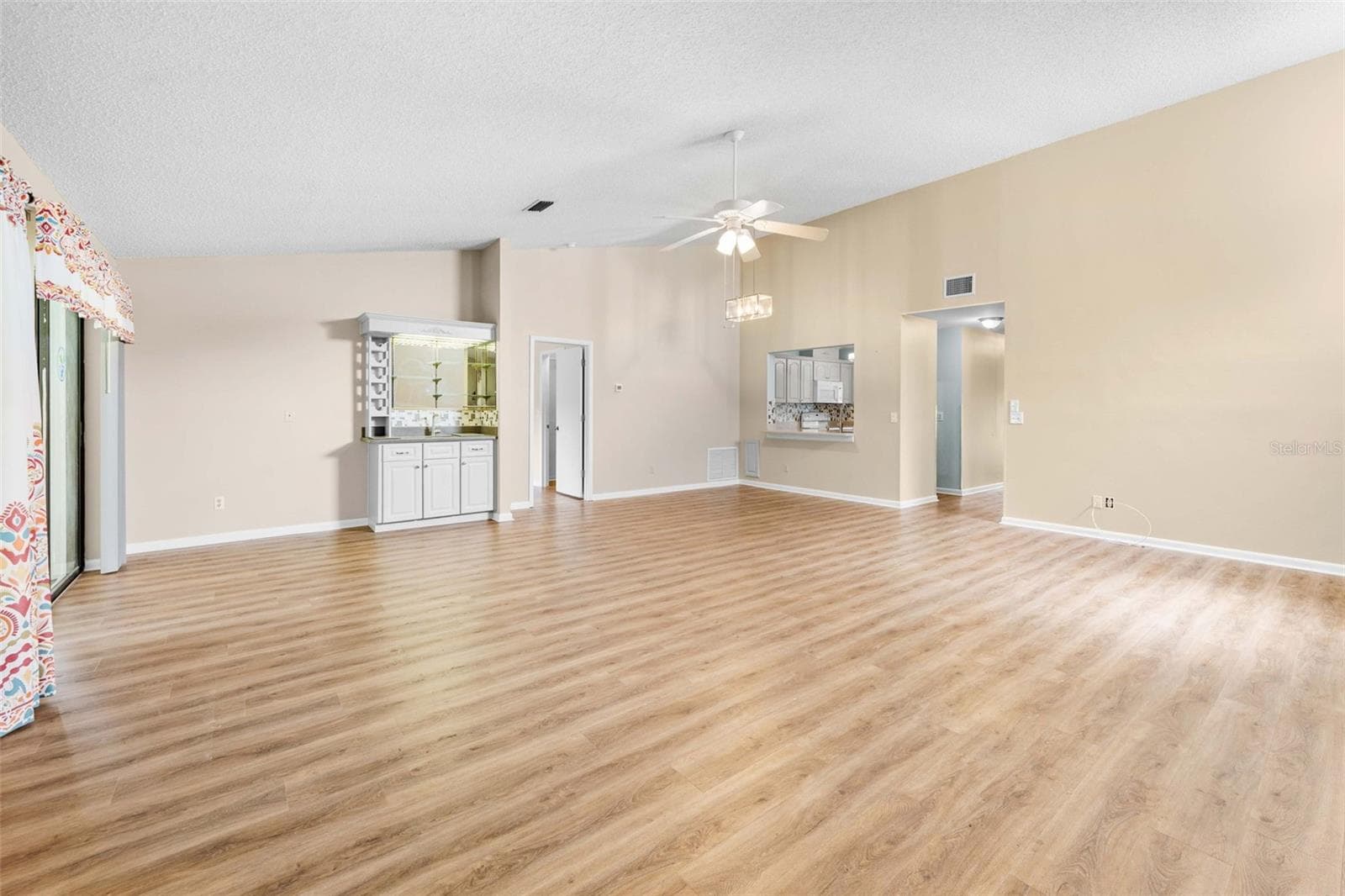Single Family Residence at 11613 PEAR TREE DR, NEW PORT RICHEY, photo 12 of 37