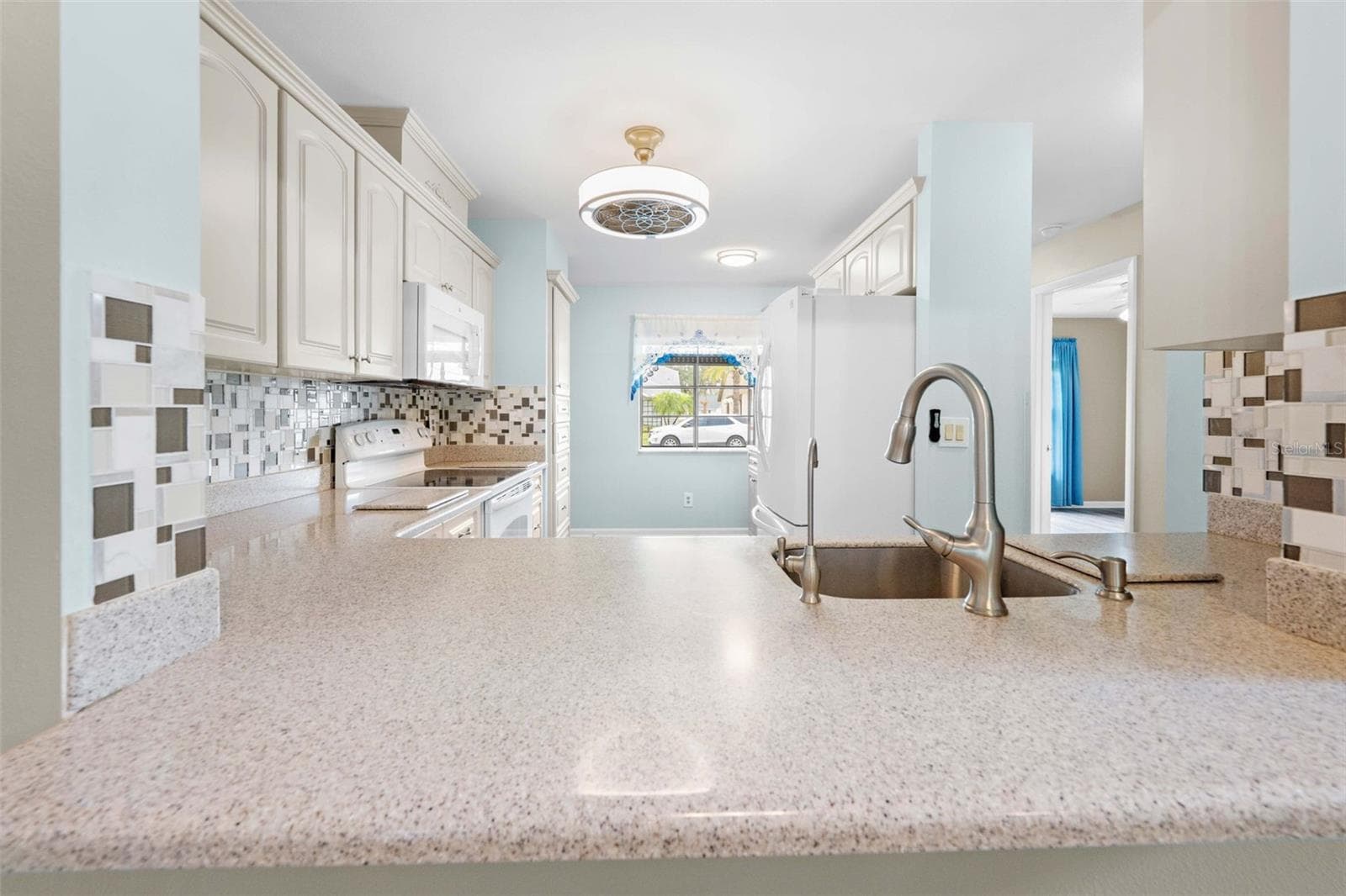 Single Family Residence at 11613 PEAR TREE DR, NEW PORT RICHEY, photo 15 of 37