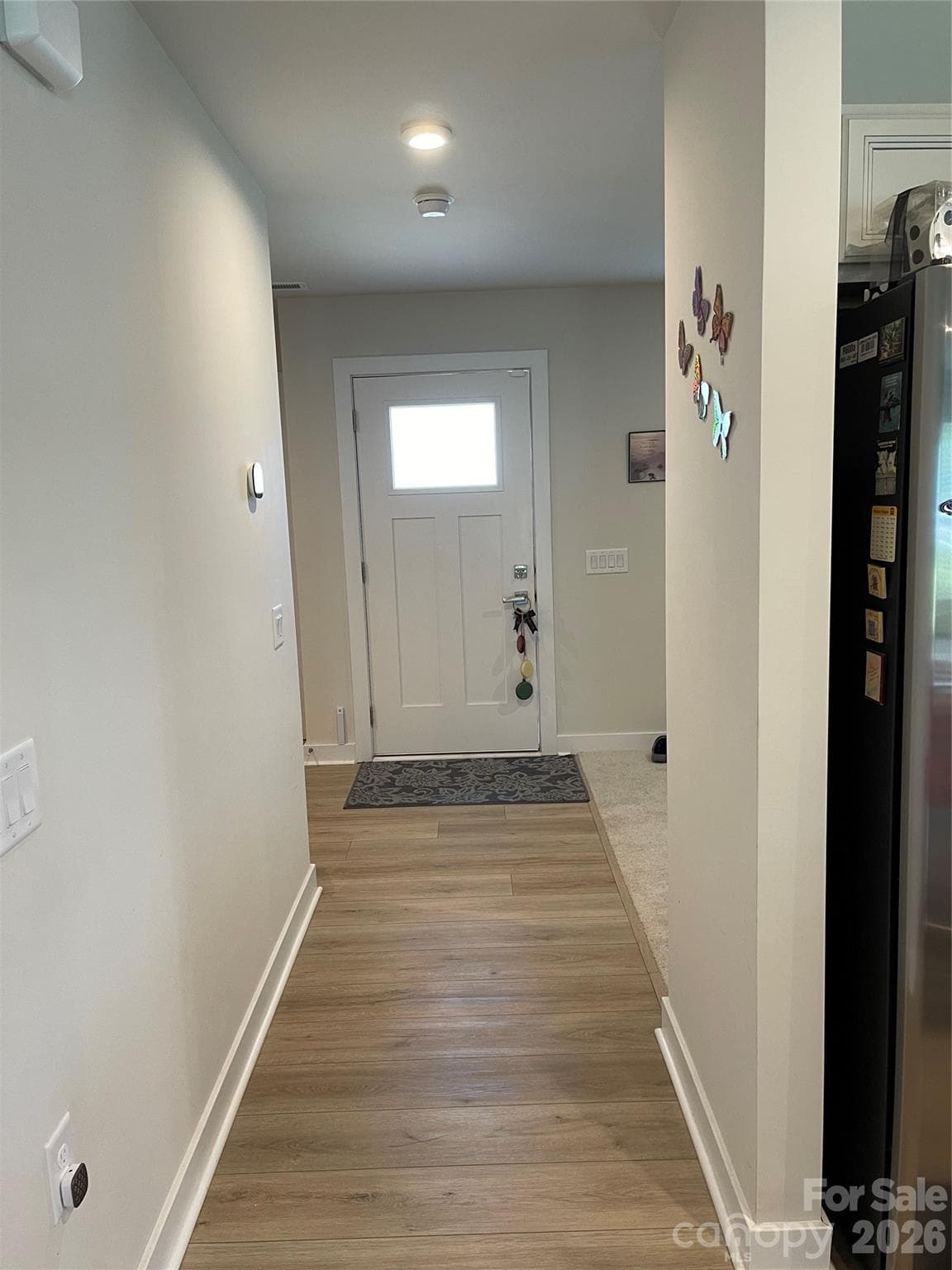 Single Family Residence at 330 Damask Drive, Lancaster, photo 5 of 21