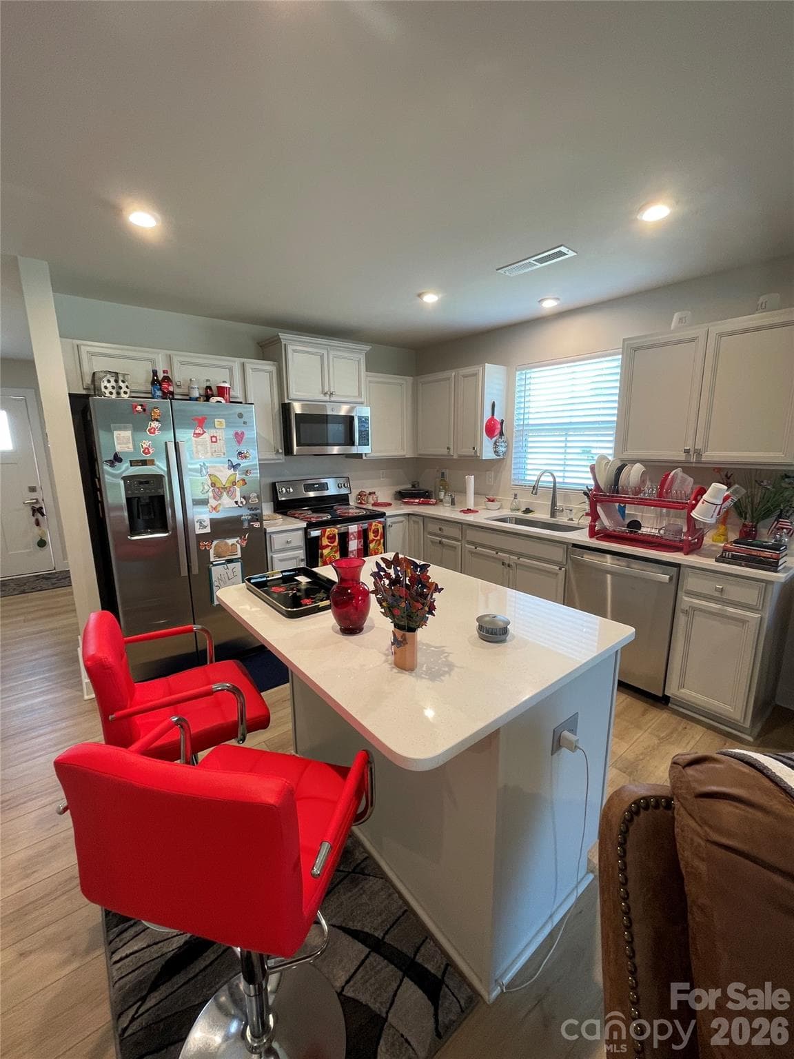 Single Family Residence at 330 Damask Drive, Lancaster, photo 12 of 21
