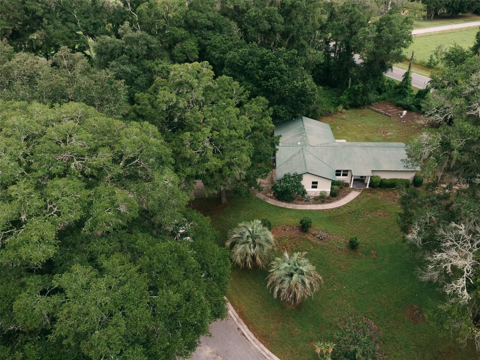Single Family Residence at 14522 SE 1ST AVENUE RD, SUMMERFIELD, photo 2 of 30