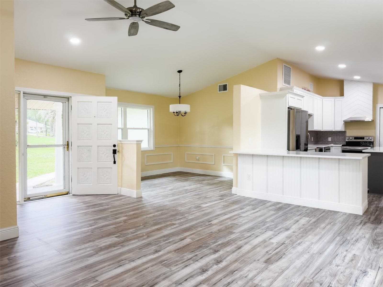 Single Family Residence at 14522 SE 1ST AVENUE RD, SUMMERFIELD, photo 4 of 30