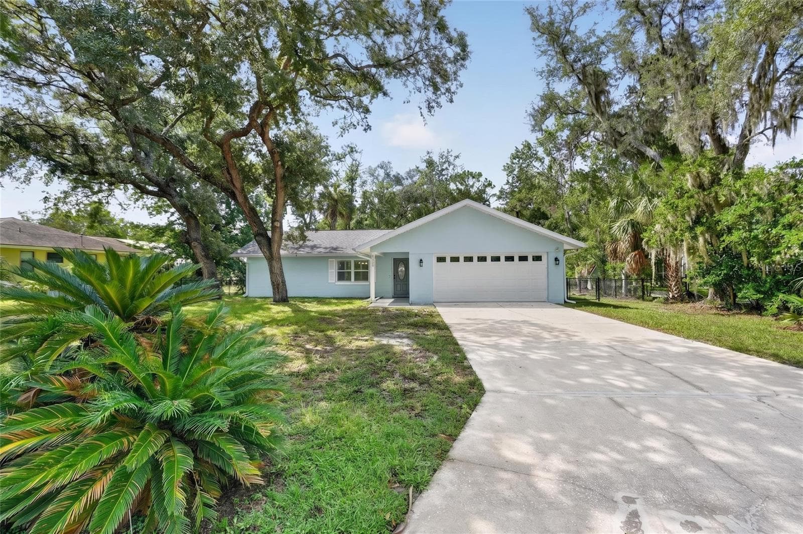 Front Exterior - 11108 W THOREAU PL, CRYSTAL RIVER