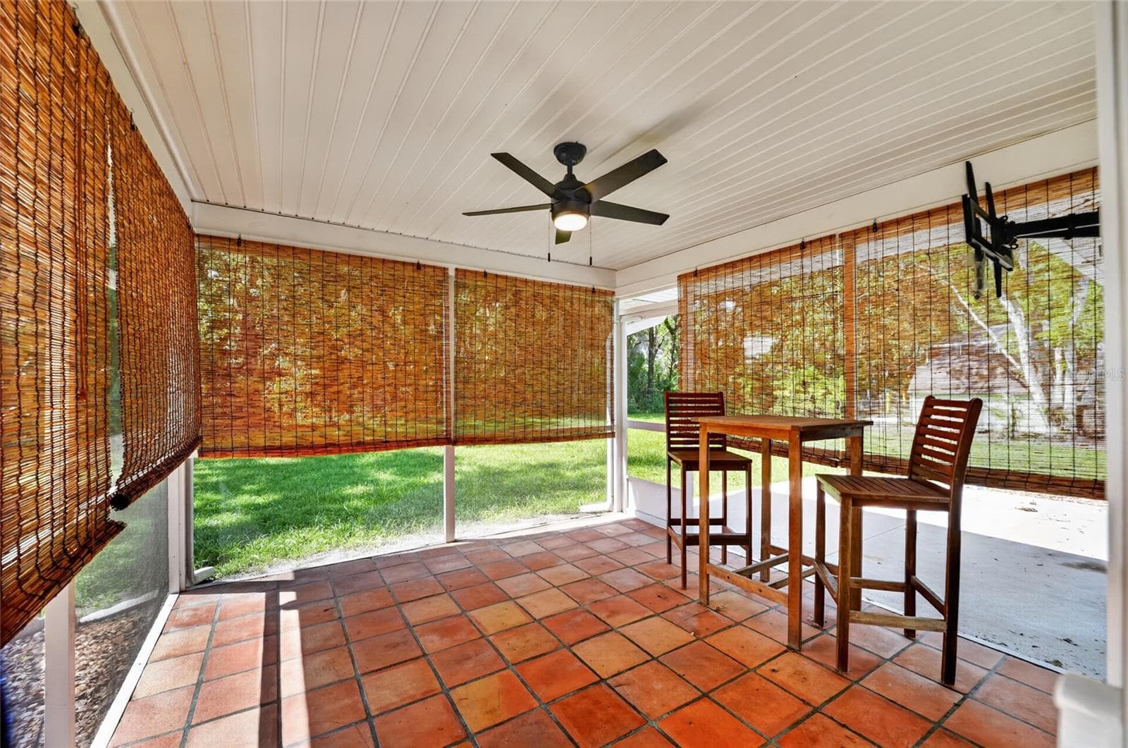 Screened Back Porch - 11108 W THOREAU PL, CRYSTAL RIVER