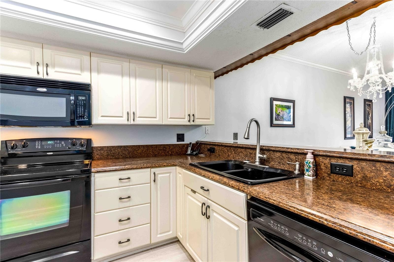 Townhouse at 320 ISLAND WAY #605, CLEARWATER BEACH, photo 13 of 45