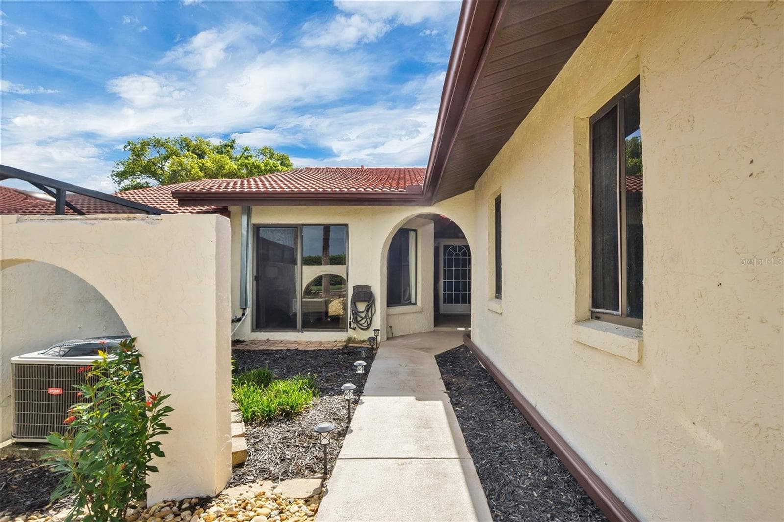 Villa at 503 CLUBHOUSE DR, LAKE WALES, photo 8 of 69