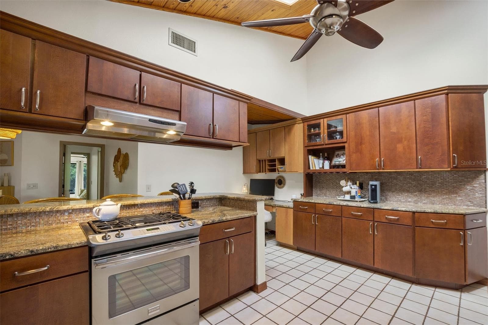 Villa at 503 CLUBHOUSE DR, LAKE WALES, photo 18 of 69