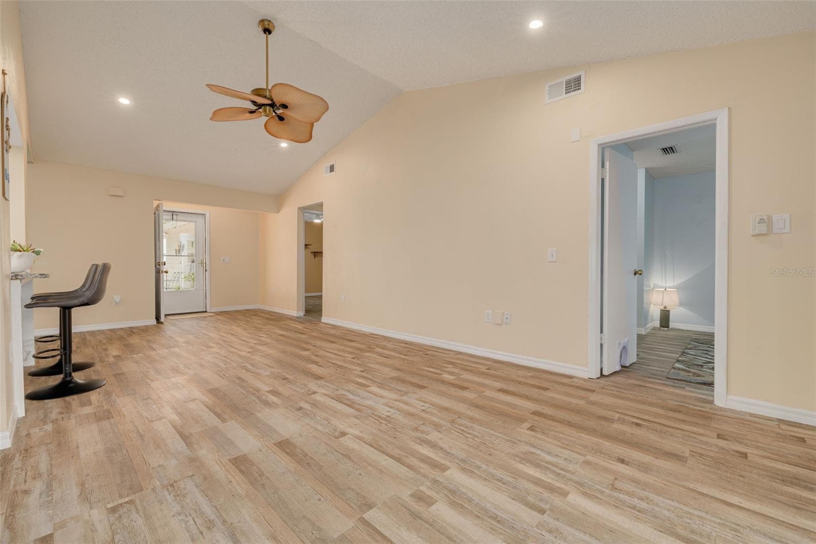 Villa at 12432 KNOLLBROOK LN, HUDSON, photo 6 of 34