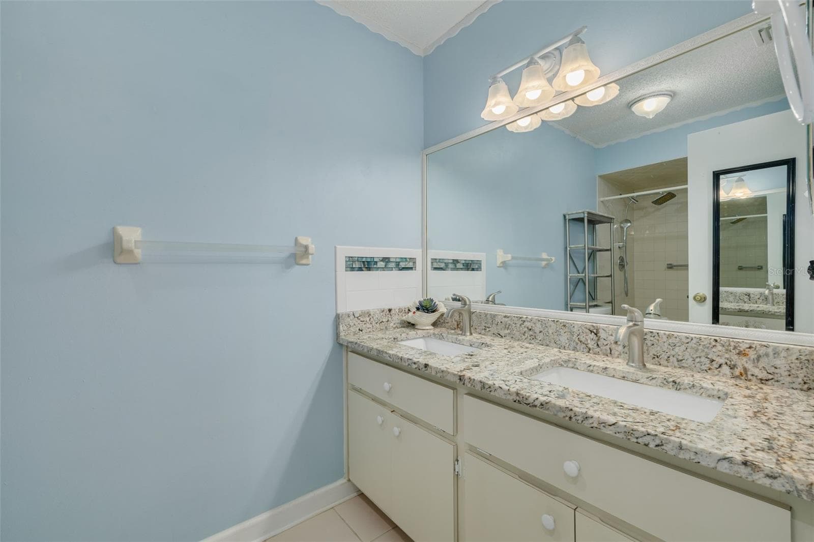 Villa at 12432 KNOLLBROOK LN, HUDSON, photo 23 of 34