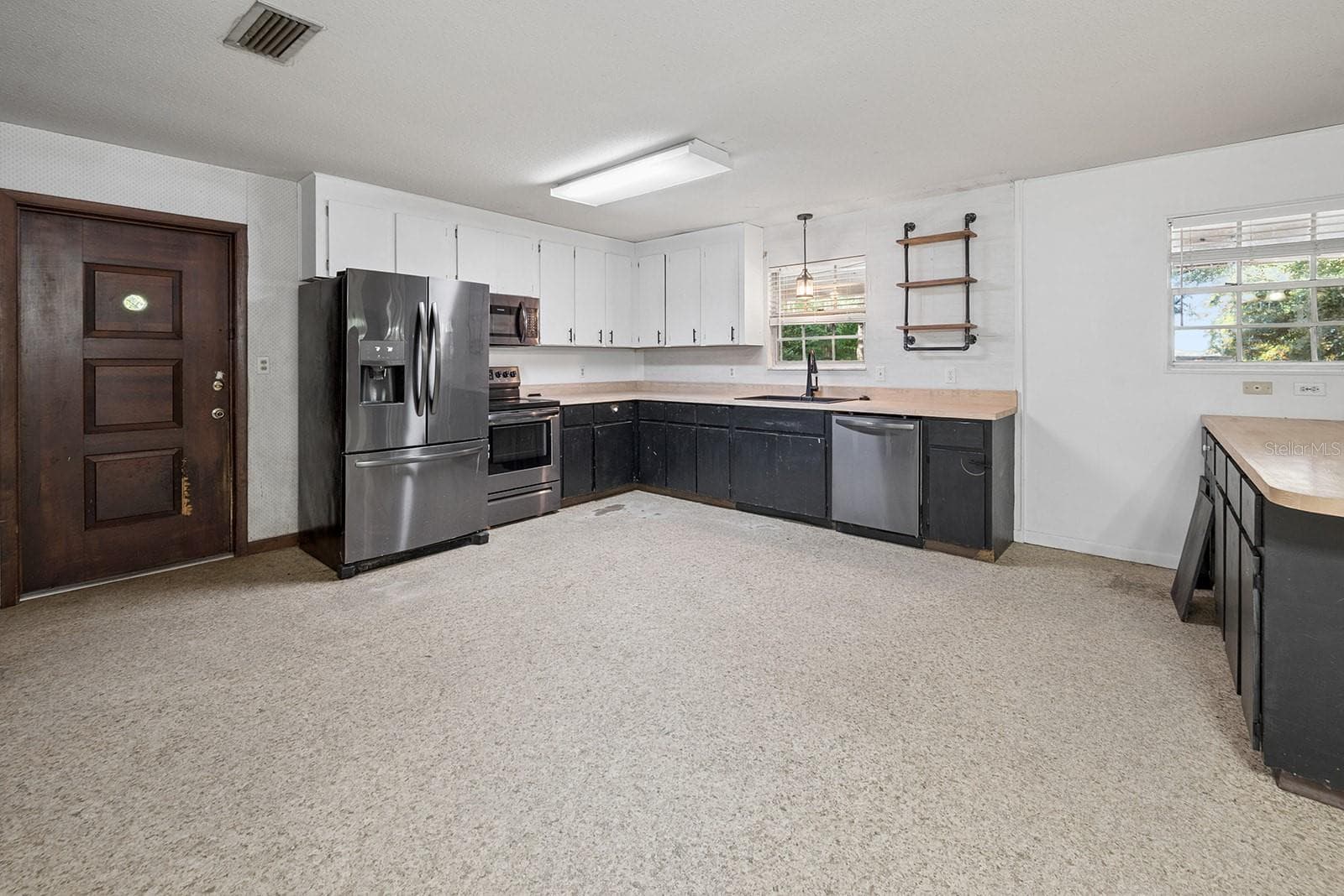 Single Family Residence at 7908 LAKE GENEVA LN, KEYSTONE HEIGHTS, photo 13 of 45