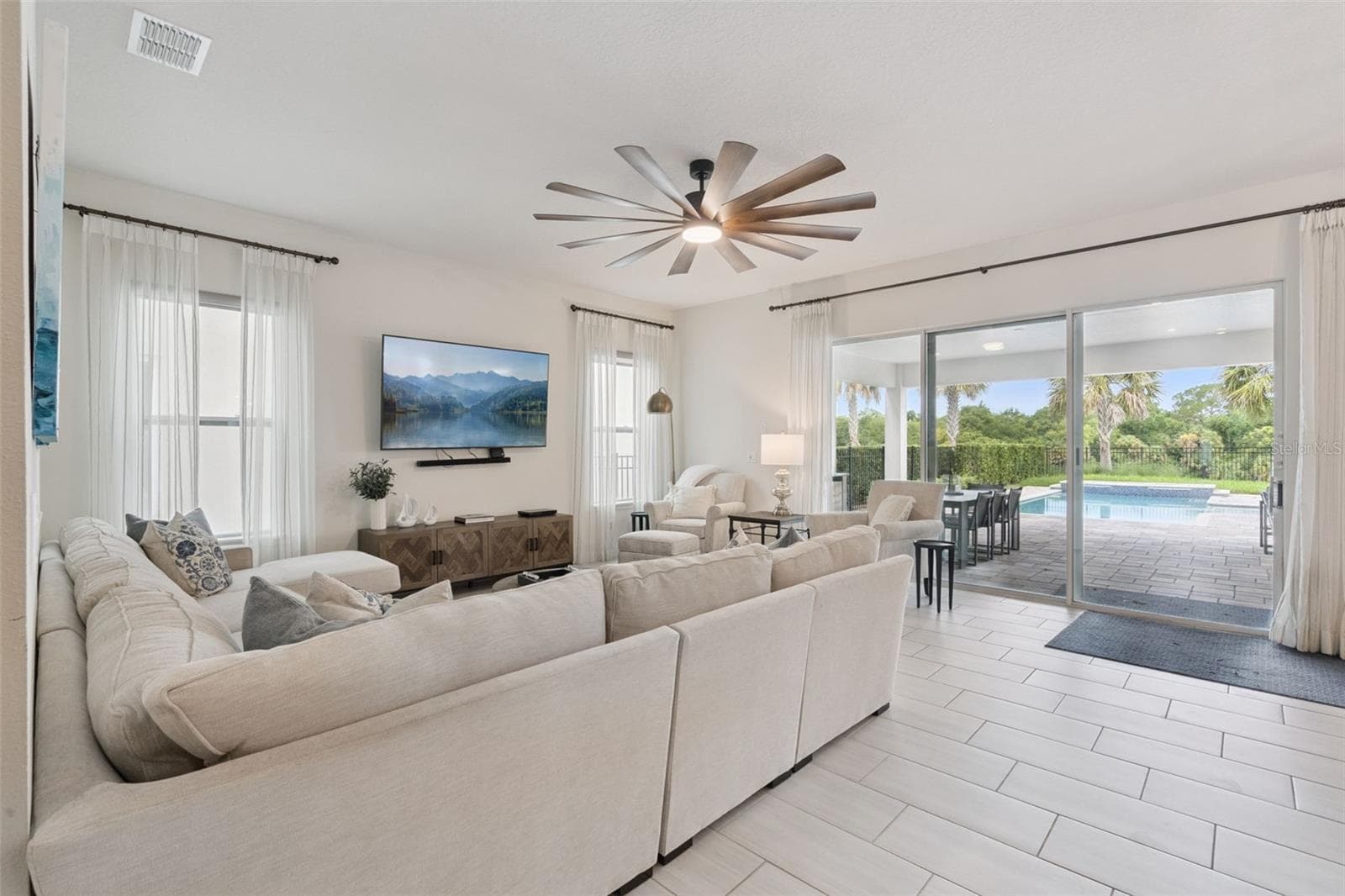 Single Family Residence at 972 JACK NICKLAUS CT, REUNION, photo 11 of 71