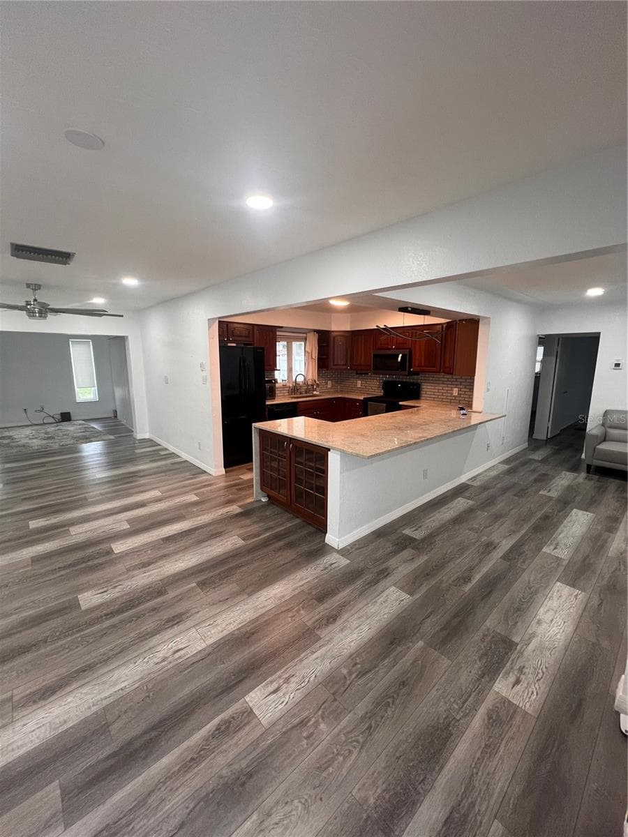 Single Family Residence at 4127 28TH AVE N, ST PETERSBURG, photo 6 of 57