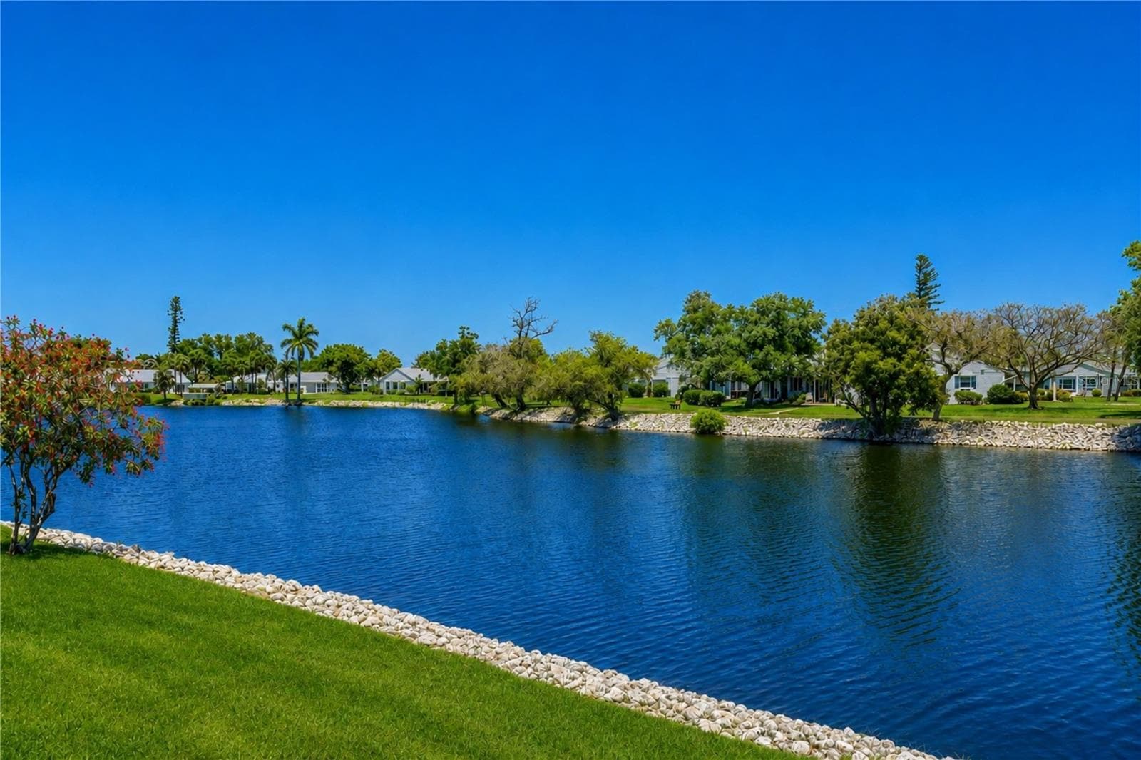 Condominium at 4603 LEXINGTON CIR, BRADENTON, photo 4 of 74