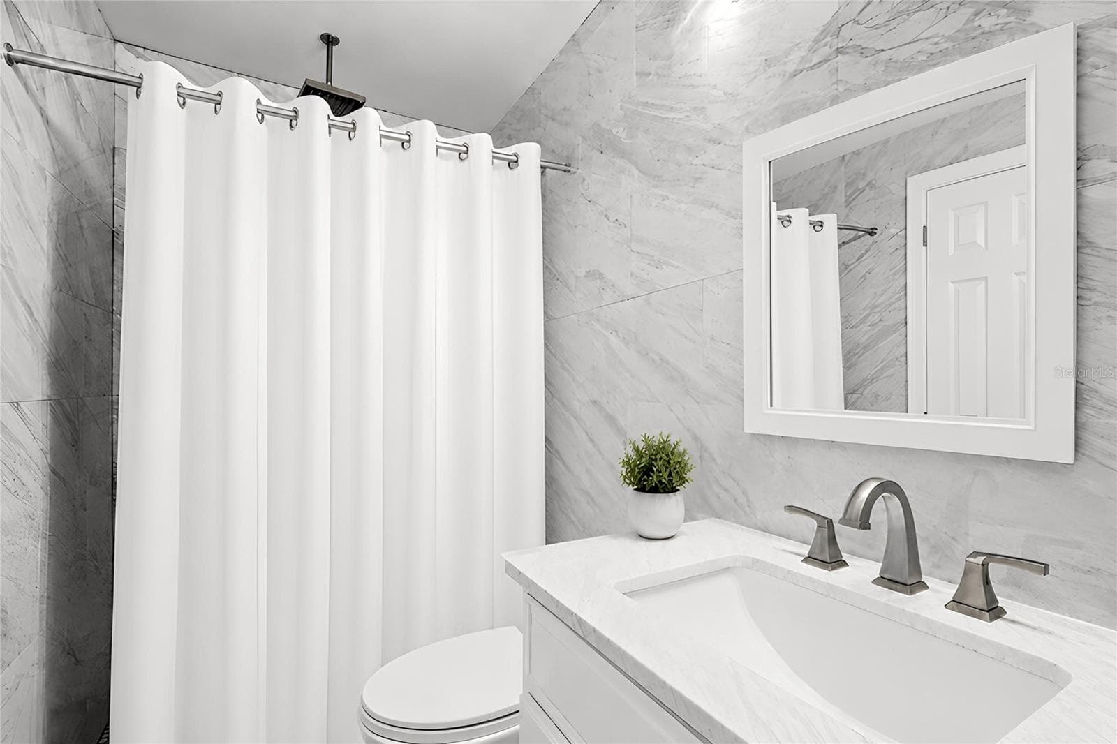 Master Sutie Bathroom.Items virtually removed for photo. - 1014 HARDWOOD DR, VALRICO