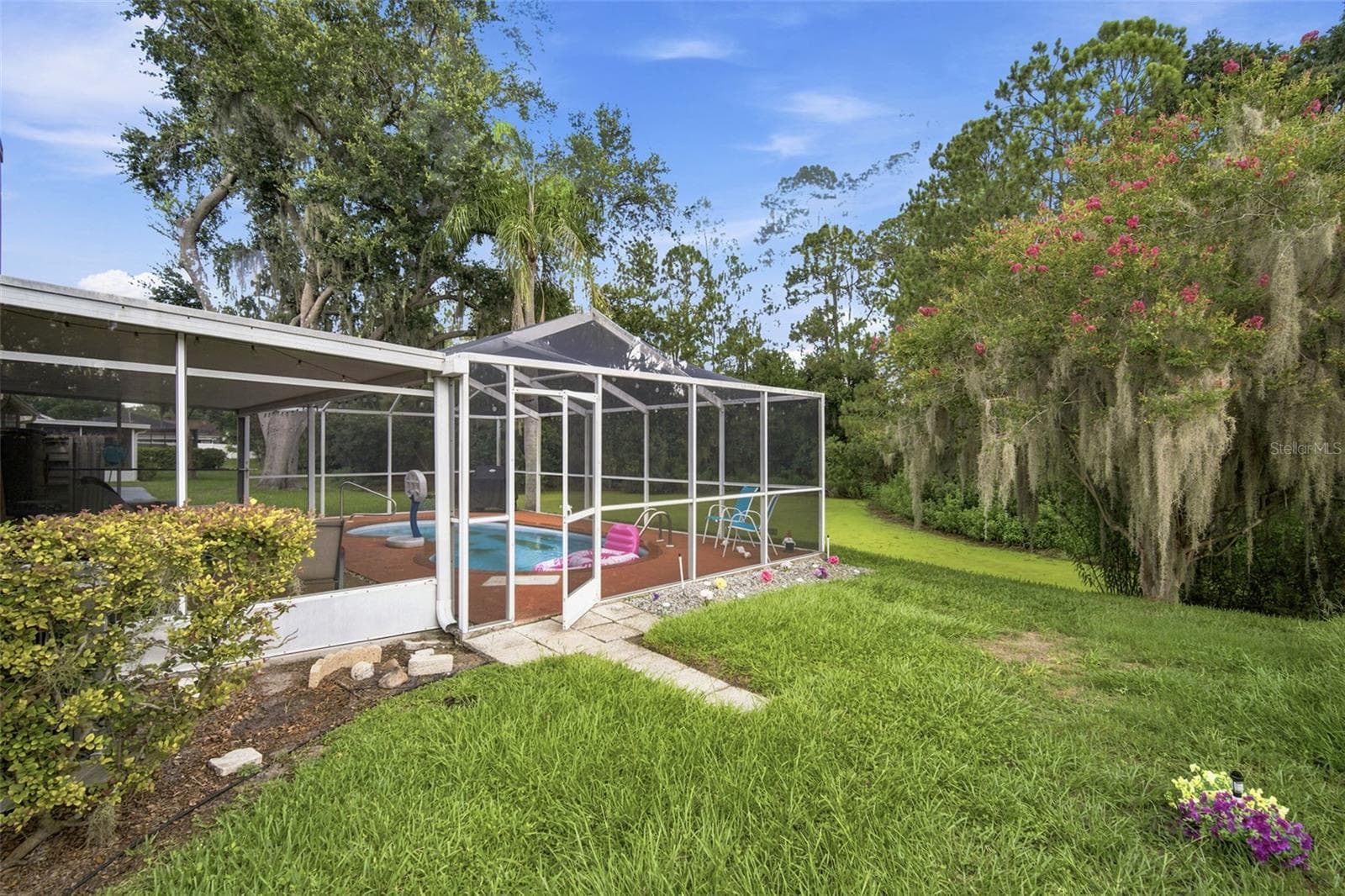 Single Family Residence at 1014 HARDWOOD DR, VALRICO, photo 35 of 48