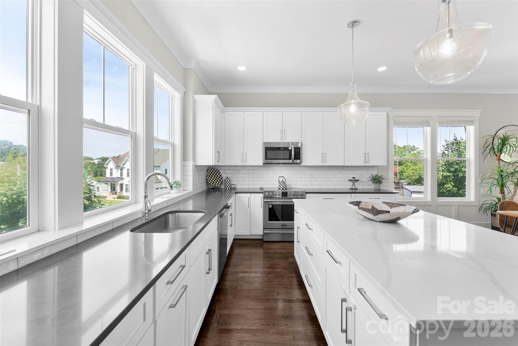 Chef's kitchen - 543 Greystone Road, Charlotte