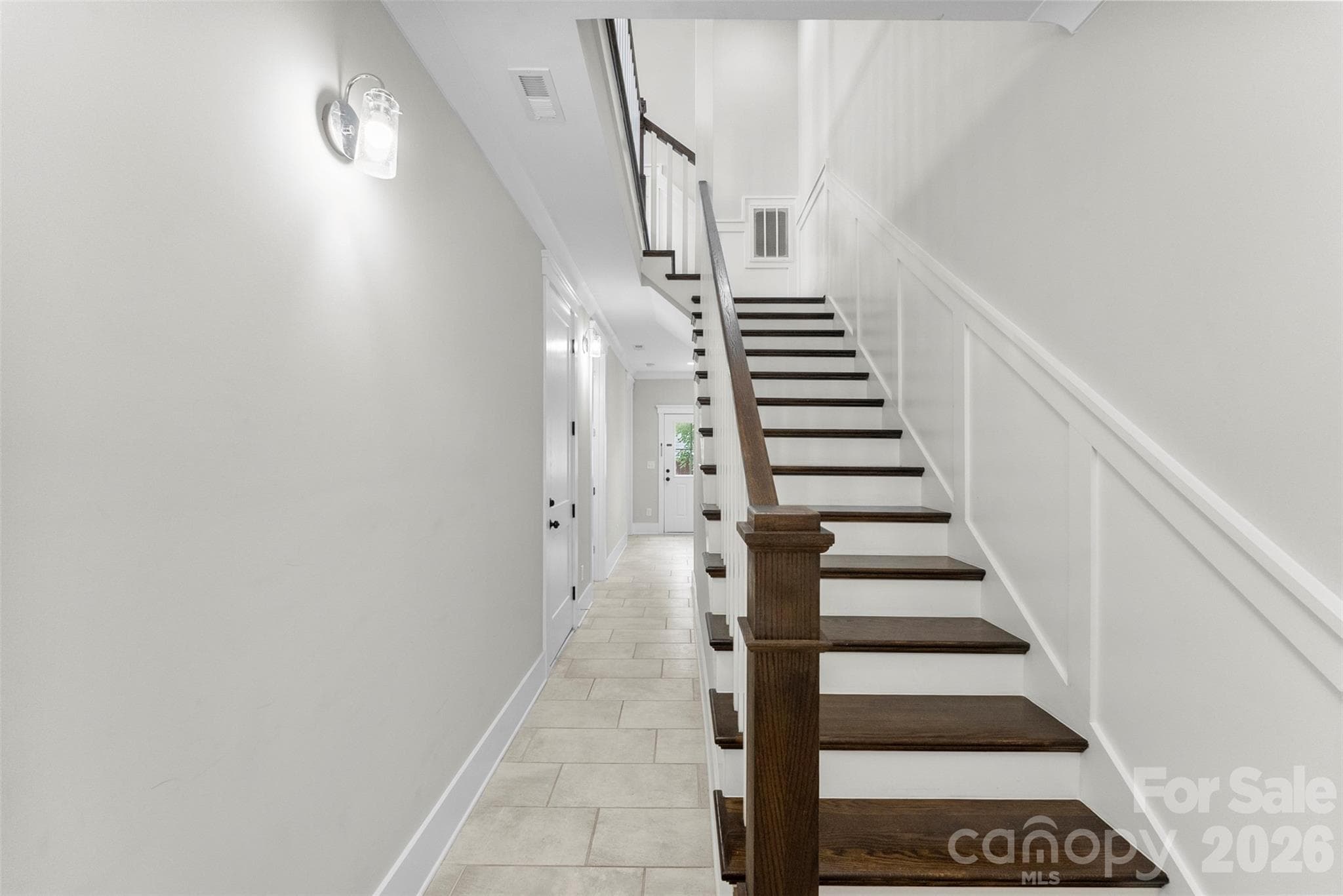 Entry hallway - 543 Greystone Road, Charlotte
