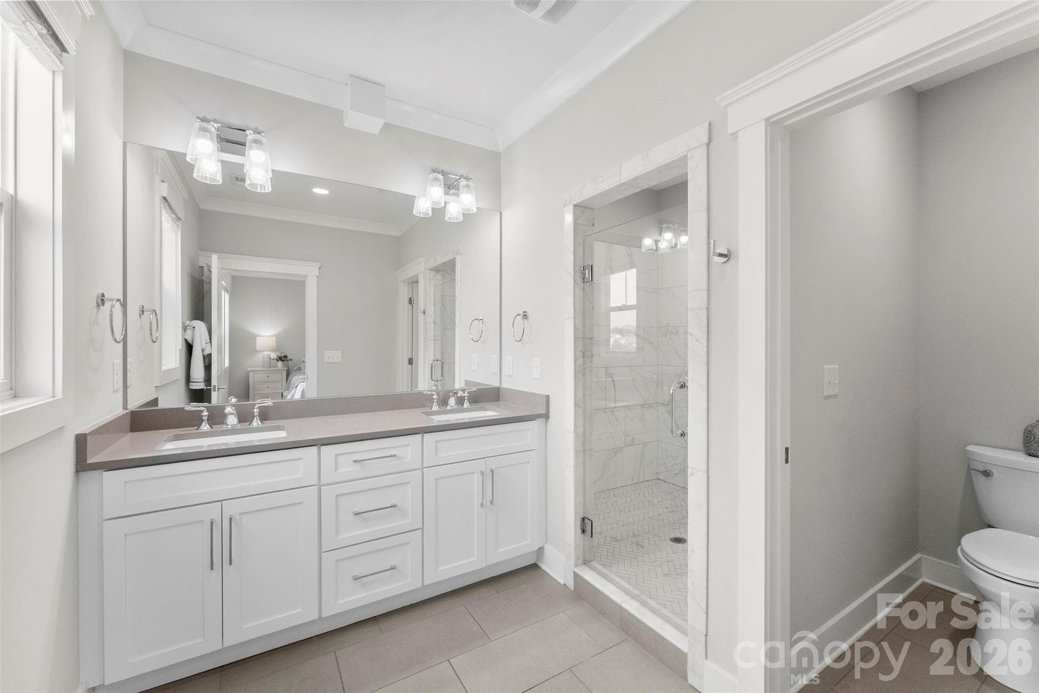 Ensuite off primary bedroom - 543 Greystone Road, Charlotte