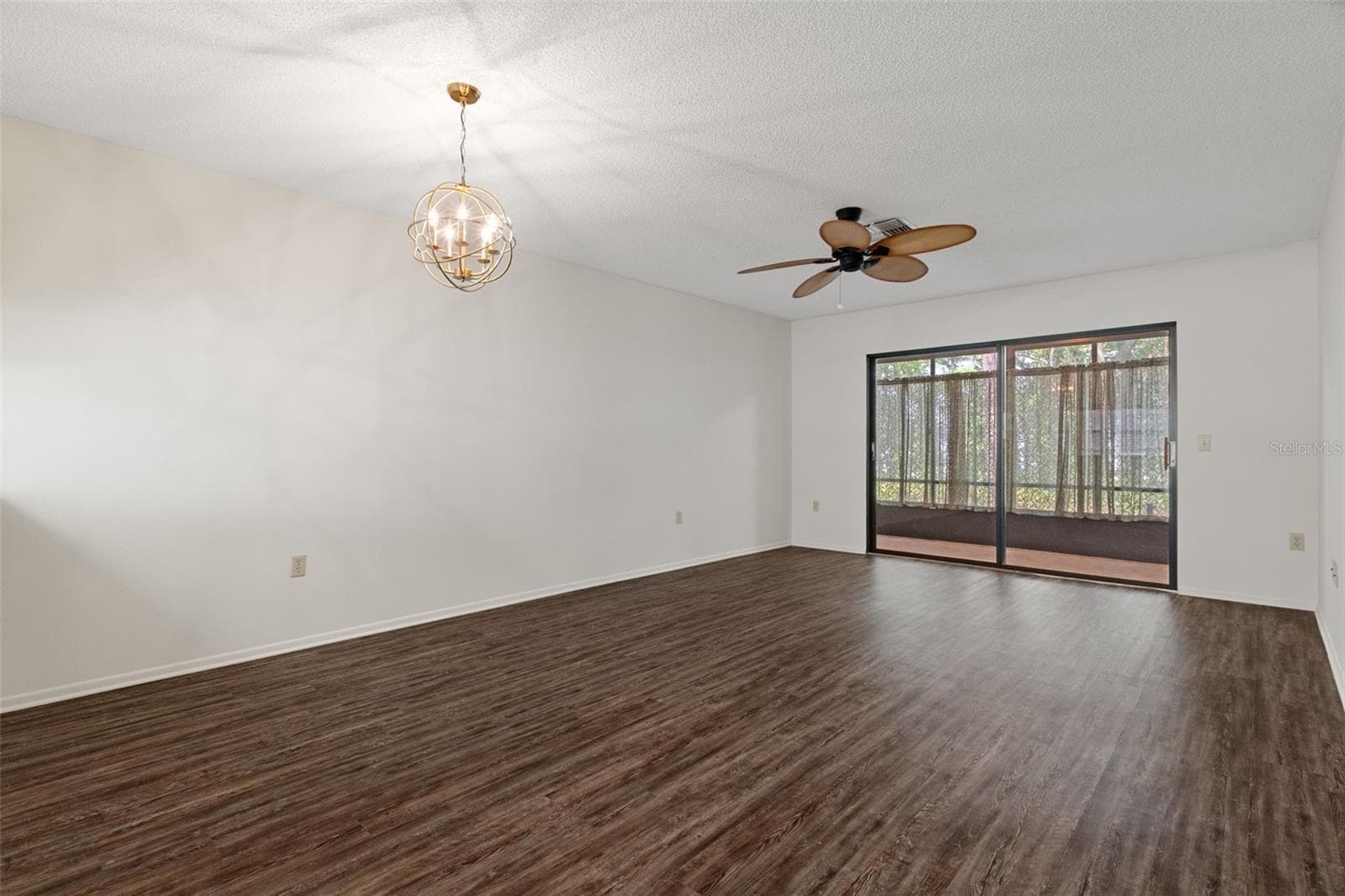 Living room - 2102 FORESTER WAY, SPRING HILL