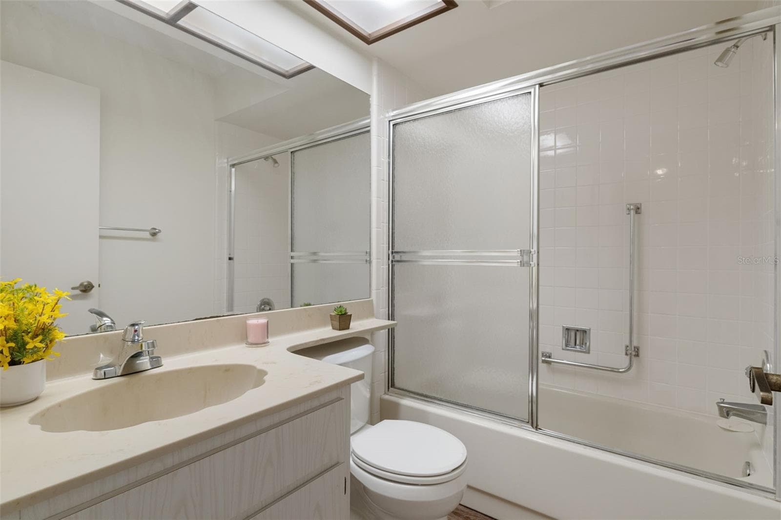 Guest bathroom with a tub, shower combo - 2102 FORESTER WAY, SPRING HILL