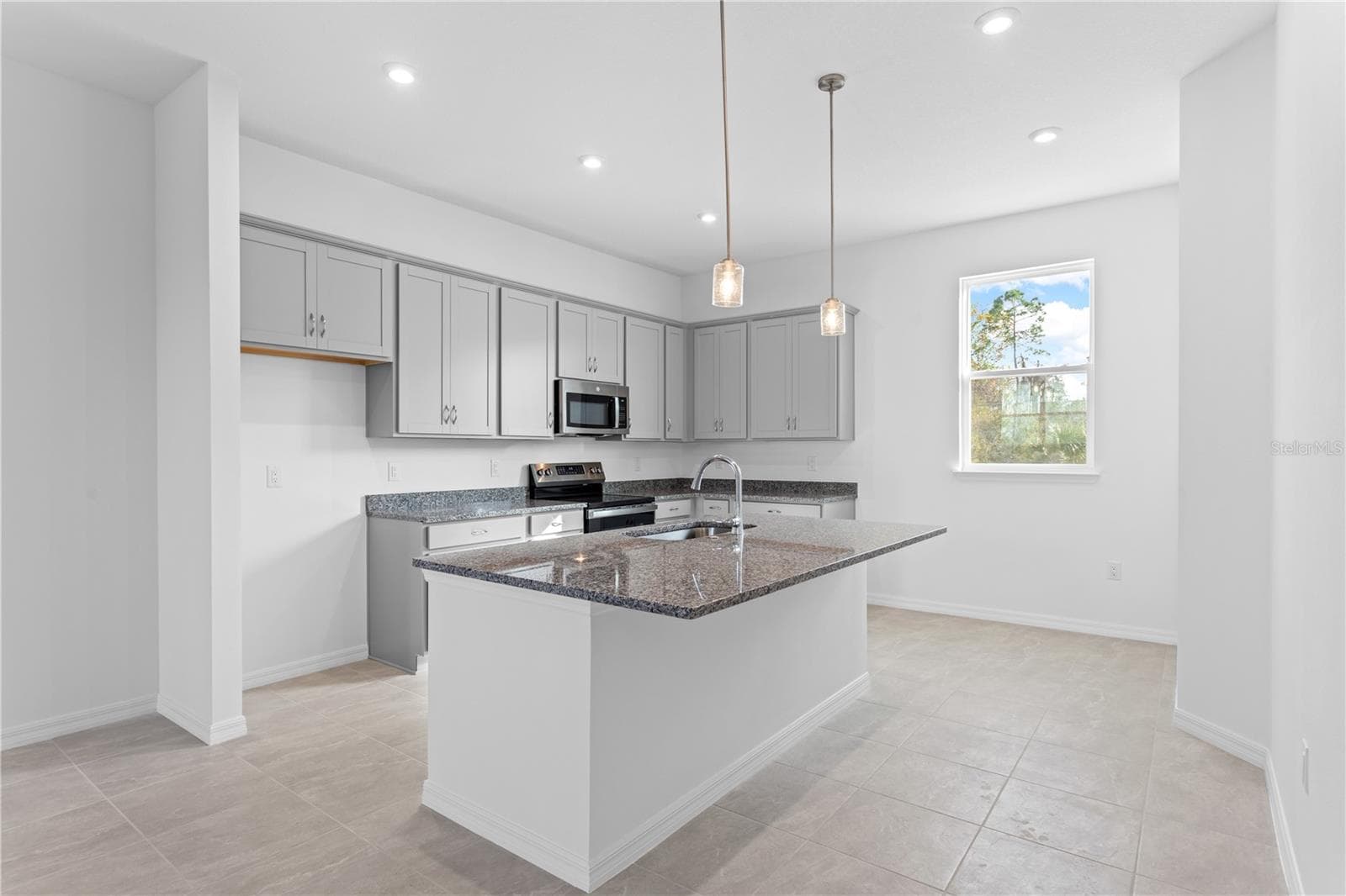 Townhouse at 9616 MONTAGUE ST, WESTCHASE, photo 14 of 42