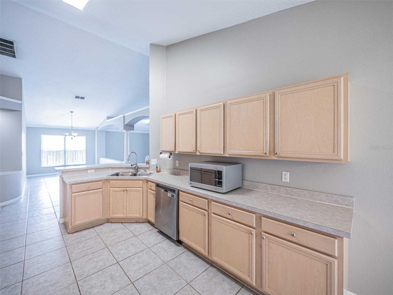 Single Family Residence at 2843 STRAND CIR, OVIEDO, photo 11 of 47