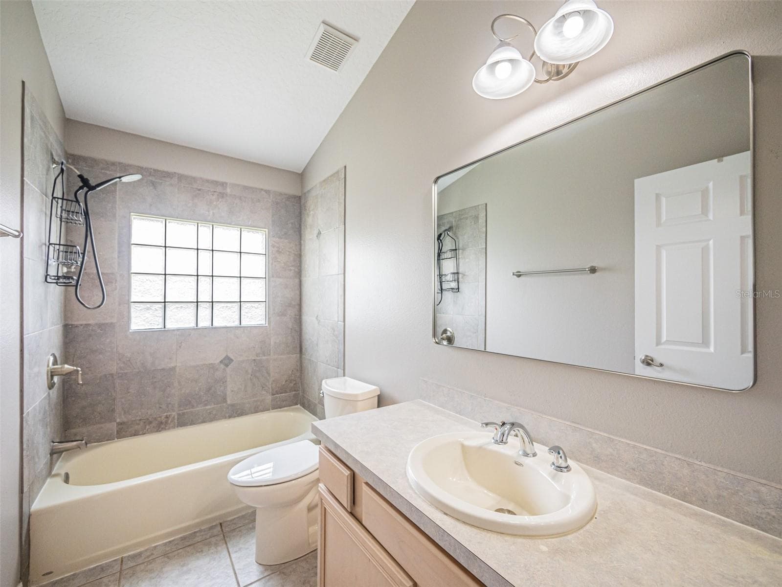 Single Family Residence at 2843 STRAND CIR, OVIEDO, photo 32 of 47