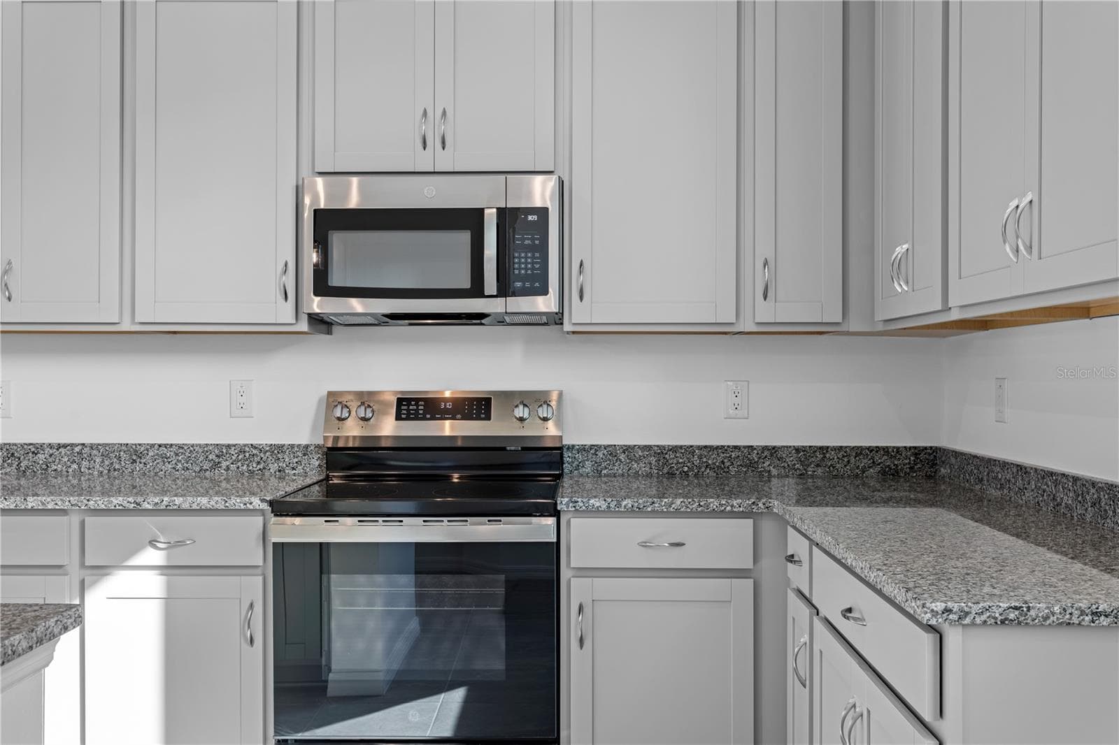 Townhouse at 9610 MONTAGUE ST, WESTCHASE, photo 15 of 42
